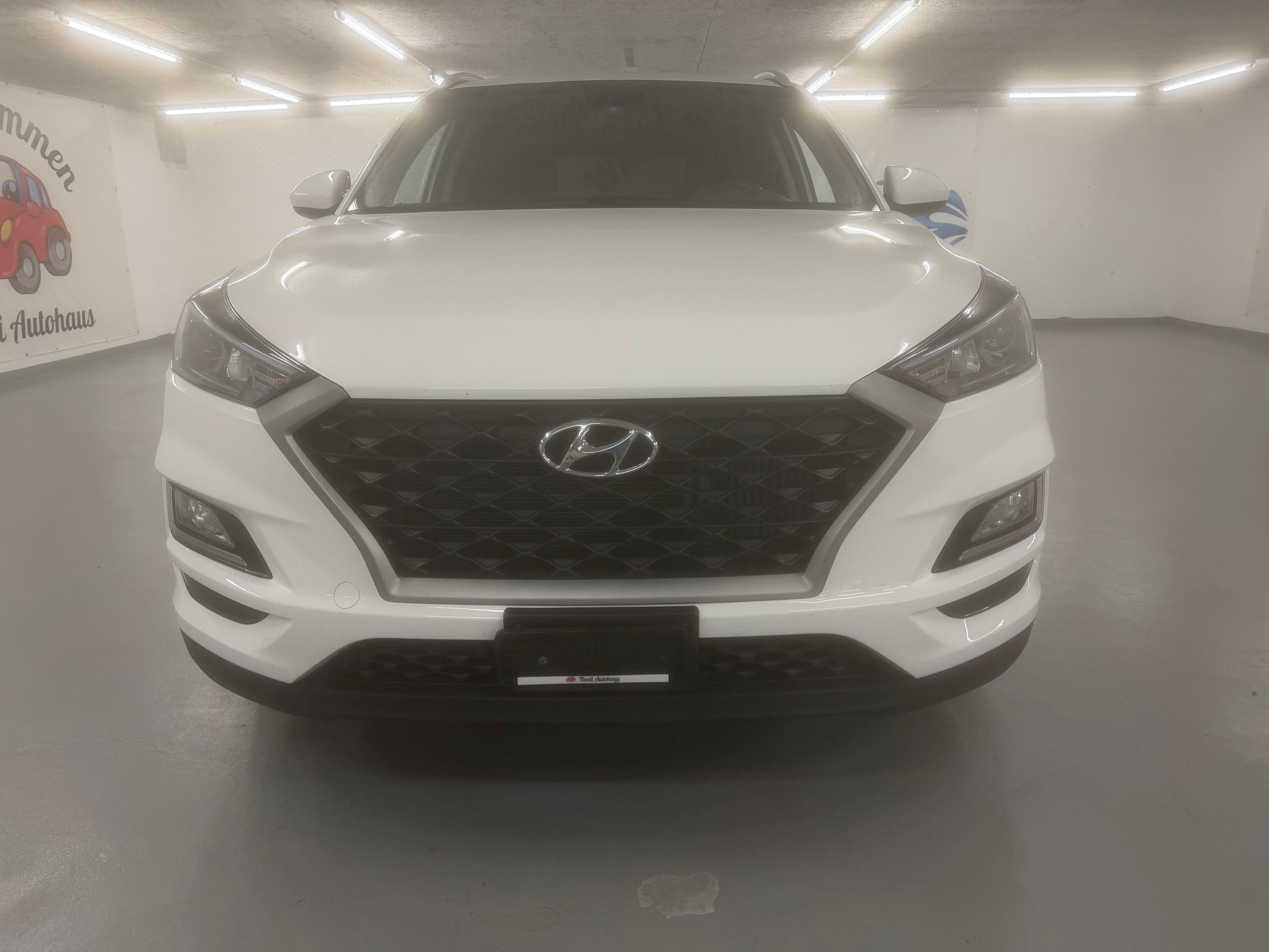 HYUNDAI Tucson 1.6 TGDI Amplia 2WD DCT-showroom-element-2
