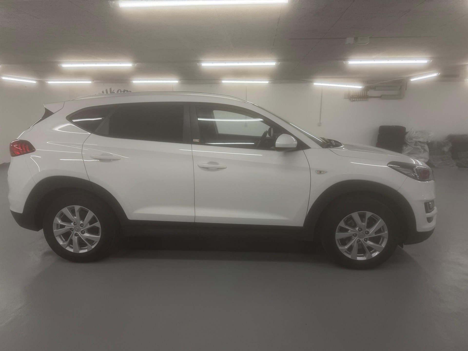 HYUNDAI Tucson 1.6 TGDI Amplia 2WD DCT-showroom-element-3