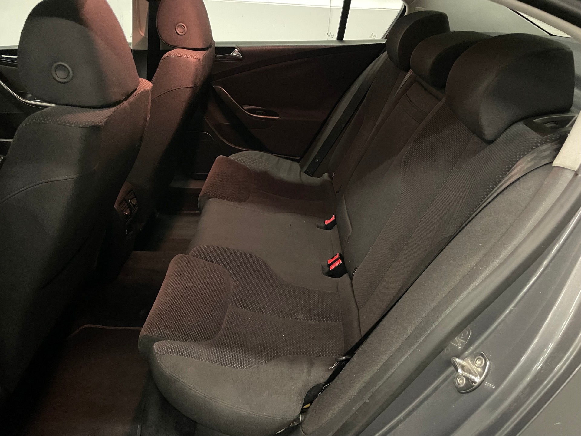 VW Passat 2.0 TDI Comfortline-image-13