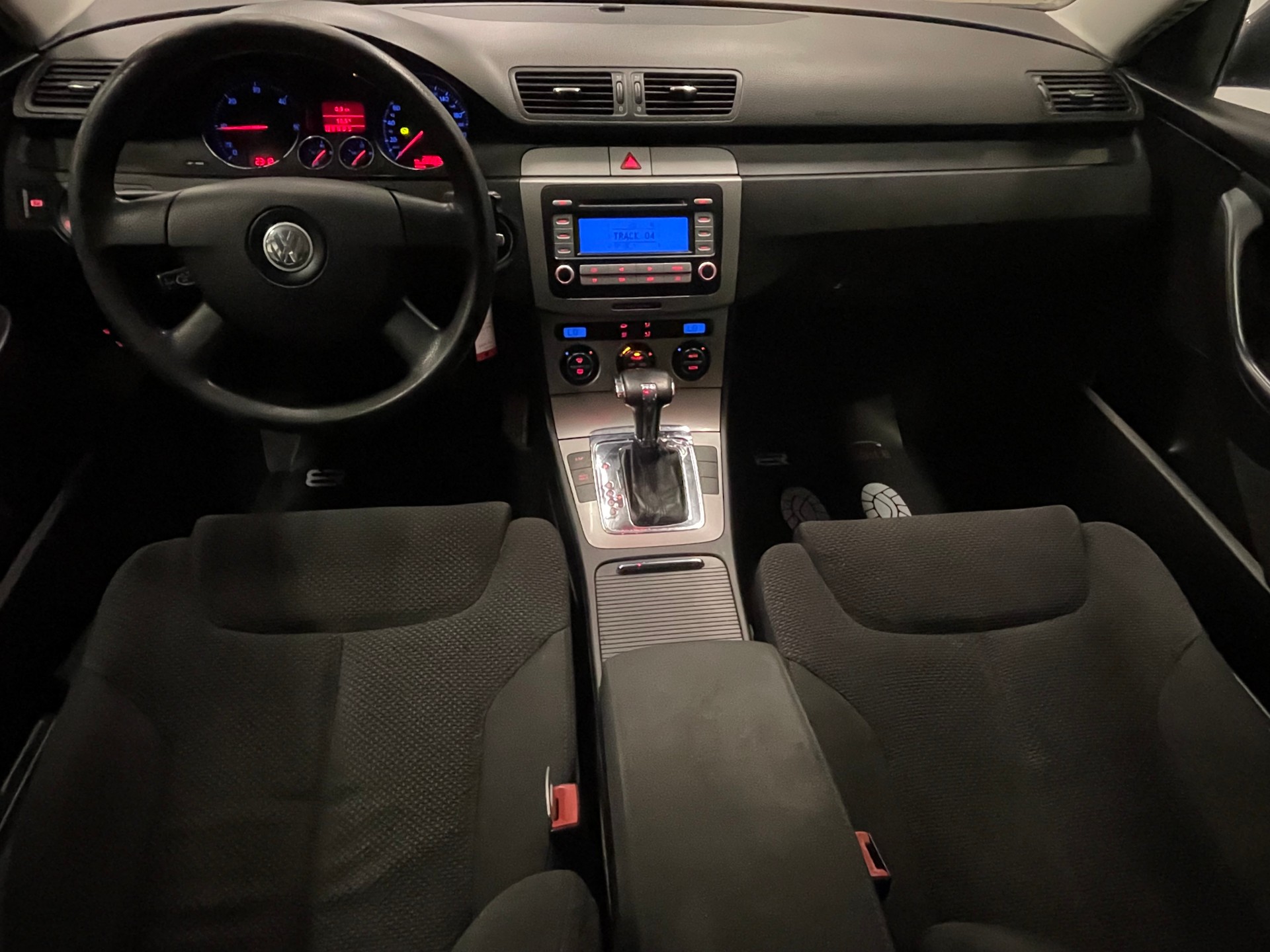 VW Passat 2.0 TDI Comfortline-image-8