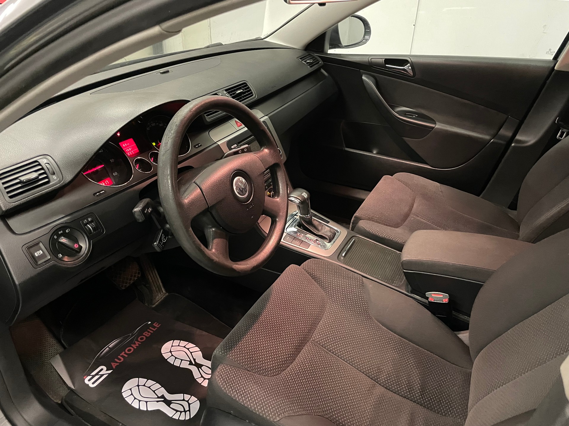 VW Passat 2.0 TDI Comfortline-image-10