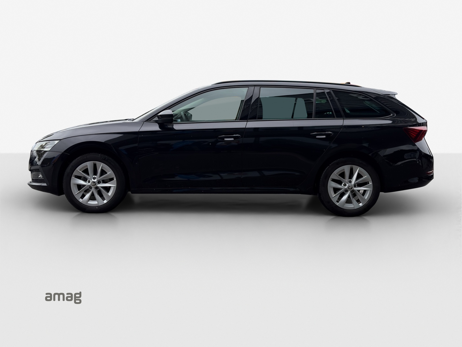 SKODA Octavia Combi 2.0 TDI DSG Style-showroom-element-1