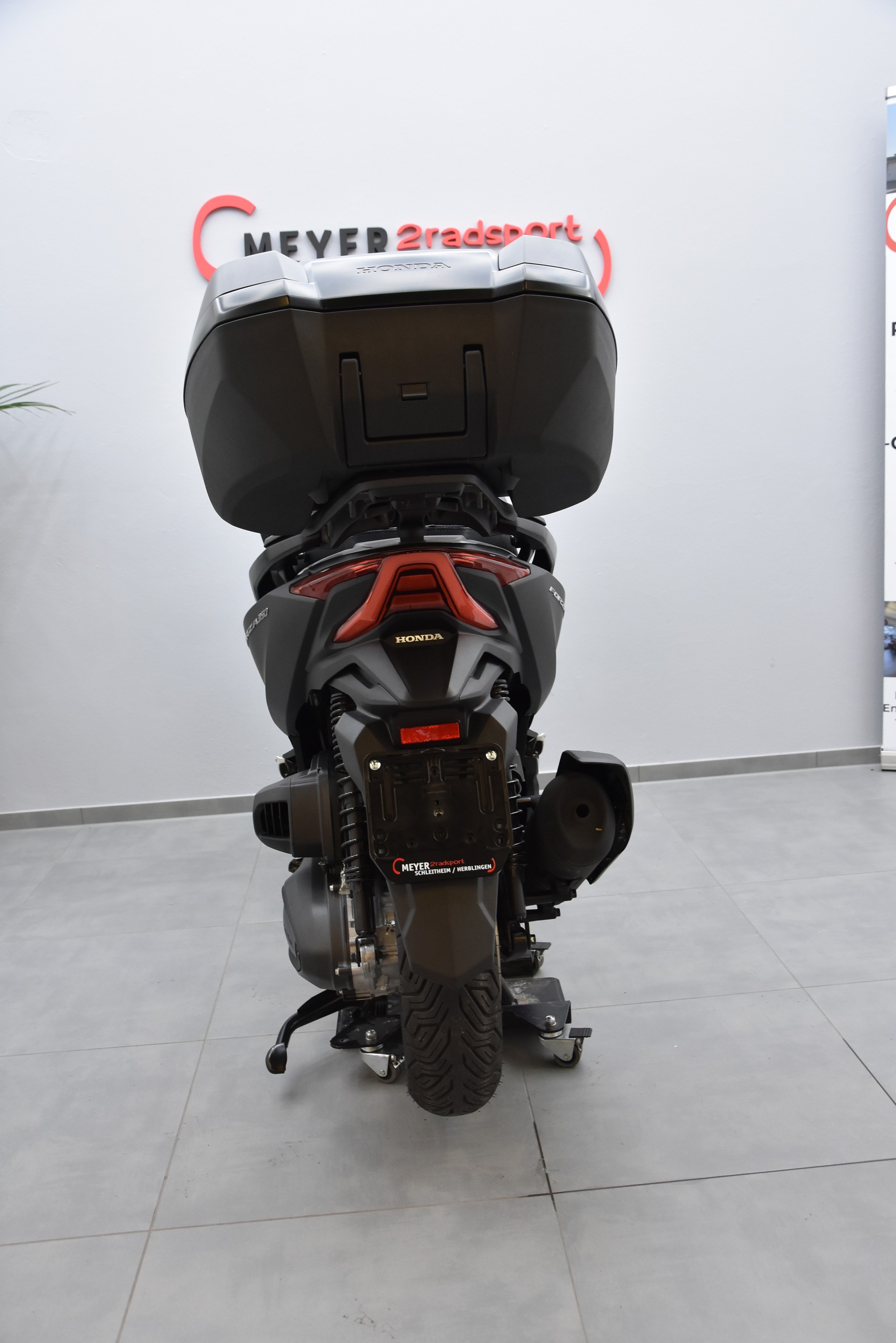 HONDA NSS 350 Smart Top Box-image-8