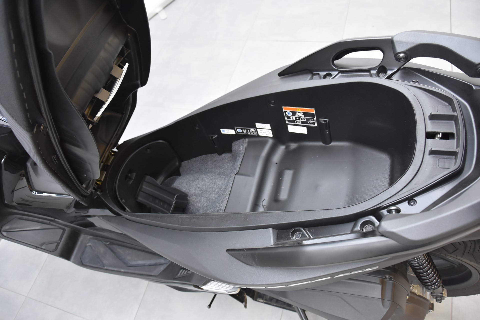 HONDA NSS 350 Smart Top Box-image-9