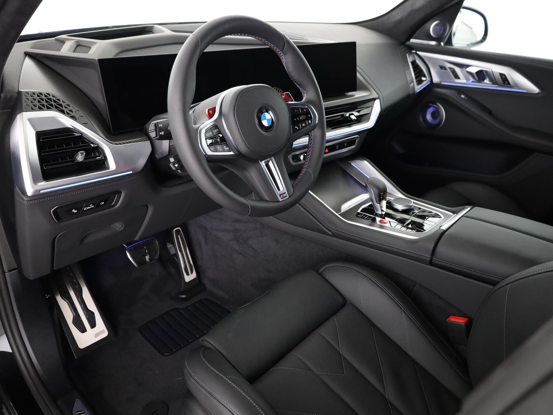 BMW XM 50e Plug-in Hybrid-image-12
