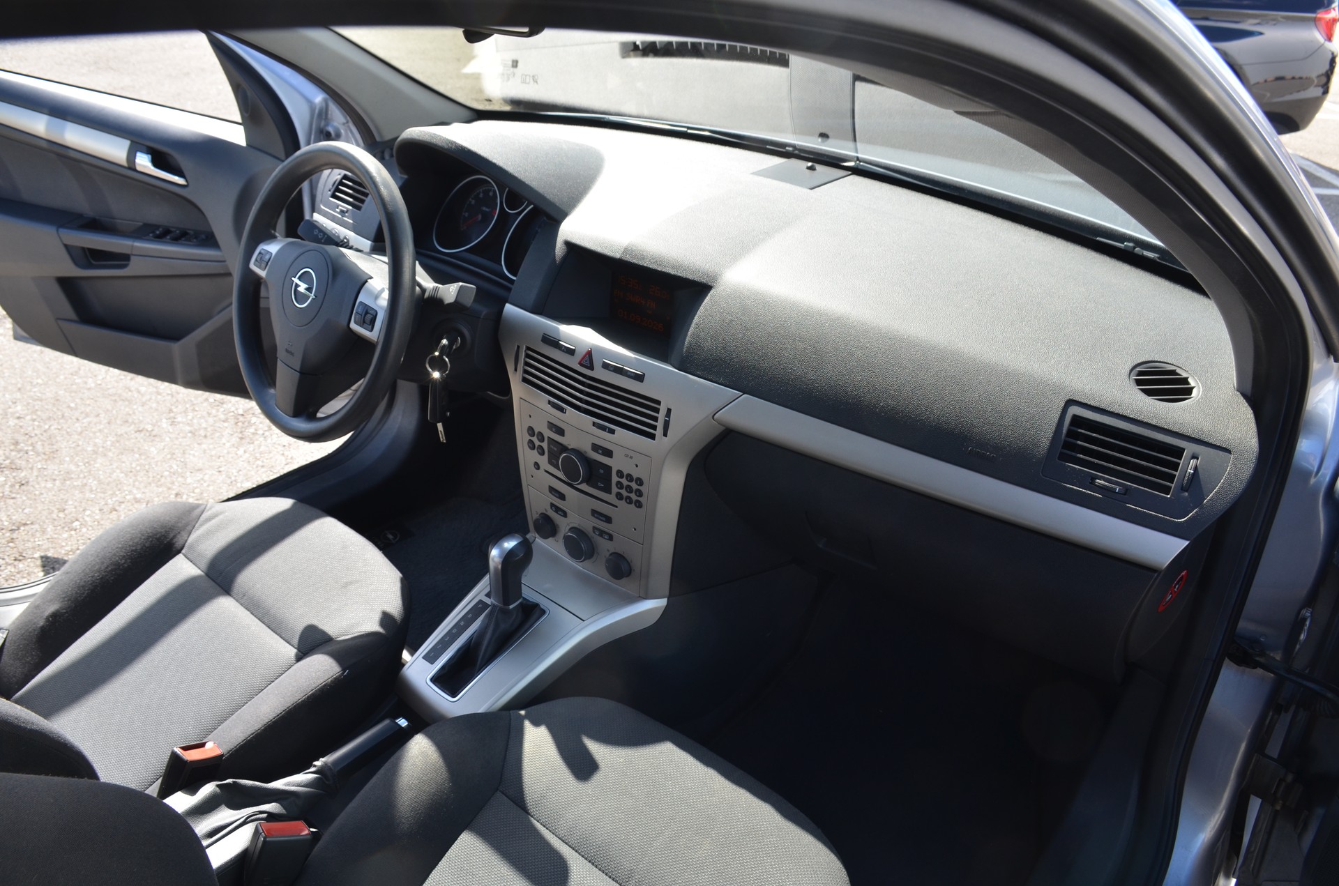 OPEL Astra 1.8i 16V Enjoy-image-17