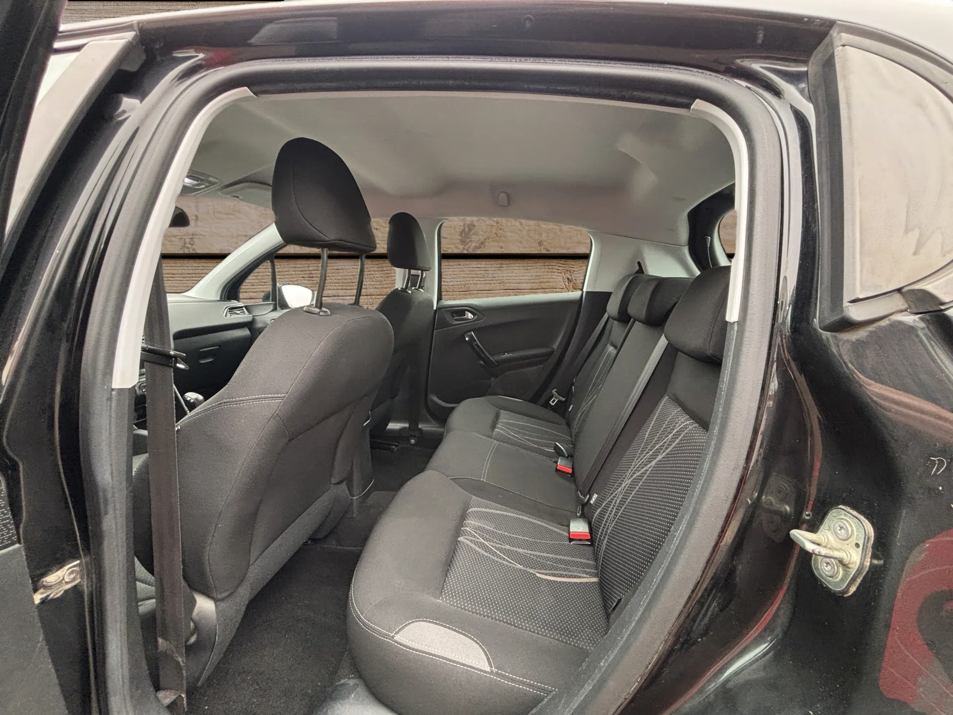 PEUGEOT 208 1.2 VTI Active-image-5