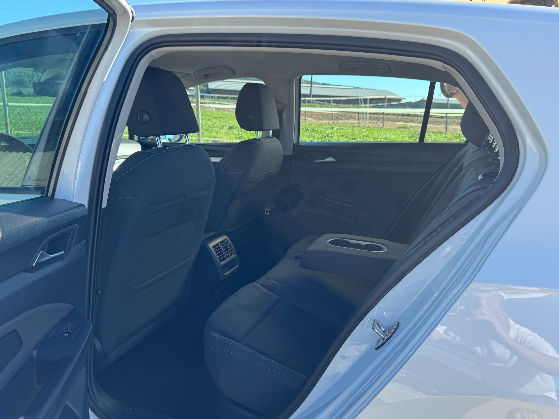 VW Golf 1.0 eTSI mHEV ACTLife DSG-image-9