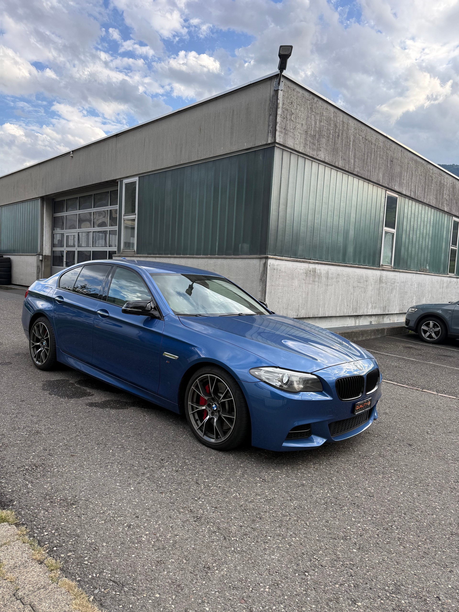 BMW M550d xDrive Steptronic-showroom-element-3