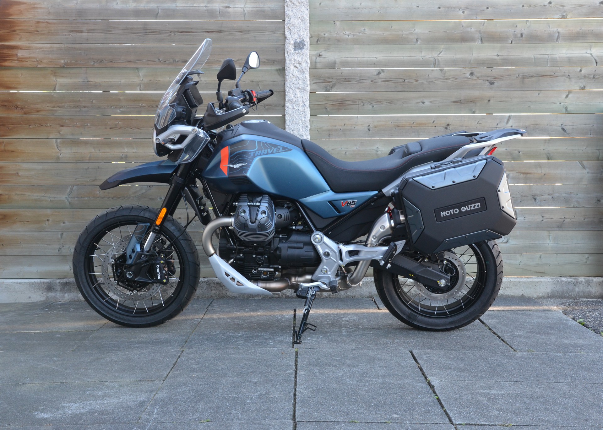 MOTO GUZZI V85 TT Travel E5+-image-2