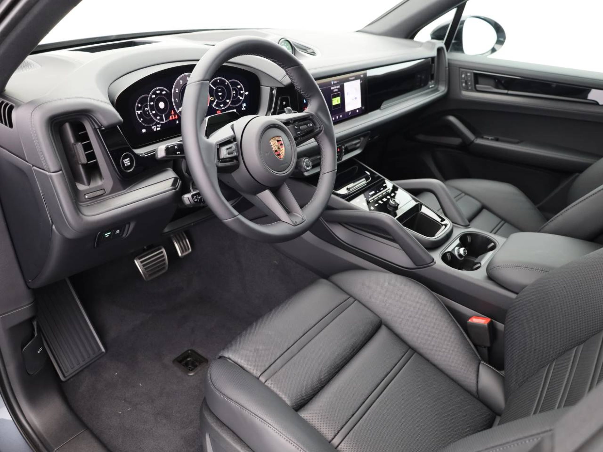 PORSCHE Cayenne S E-Hybrid Black Edition-showroom-element-3