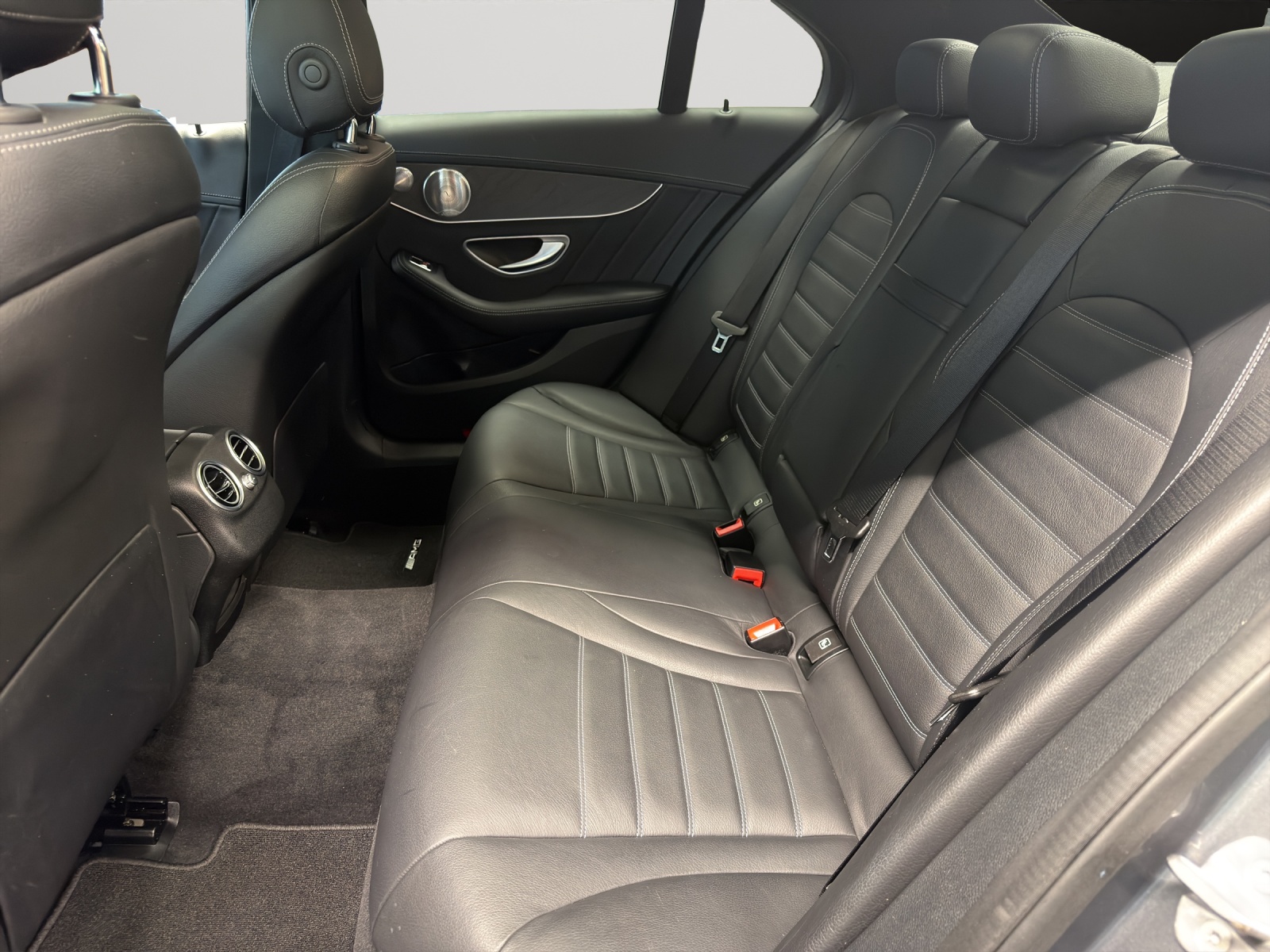 MERCEDES-BENZ C 200 AMG Line 4Matic 9G-Tronic-image-14
