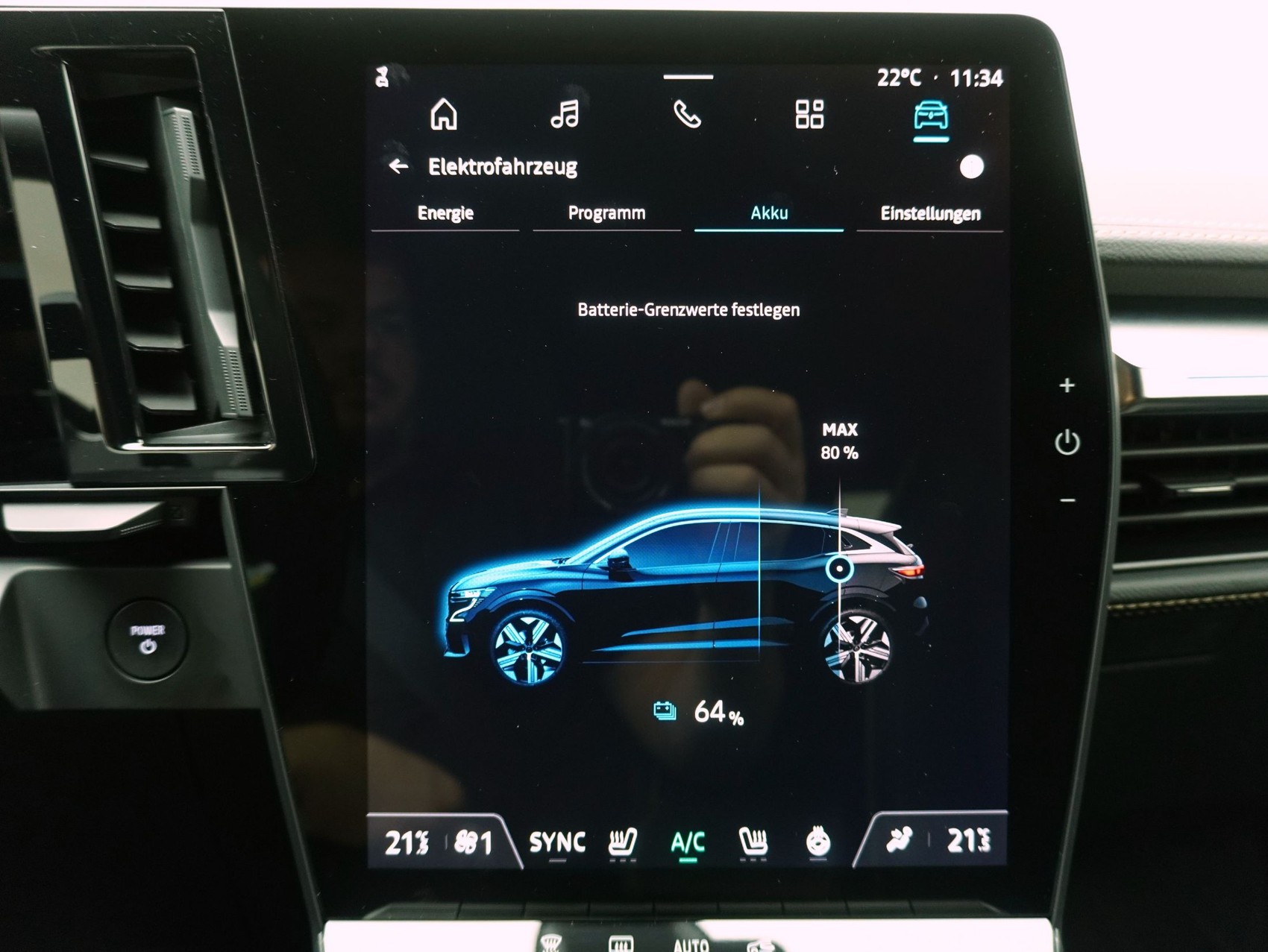 RENAULT Mégane E-Tech iconic-image-18