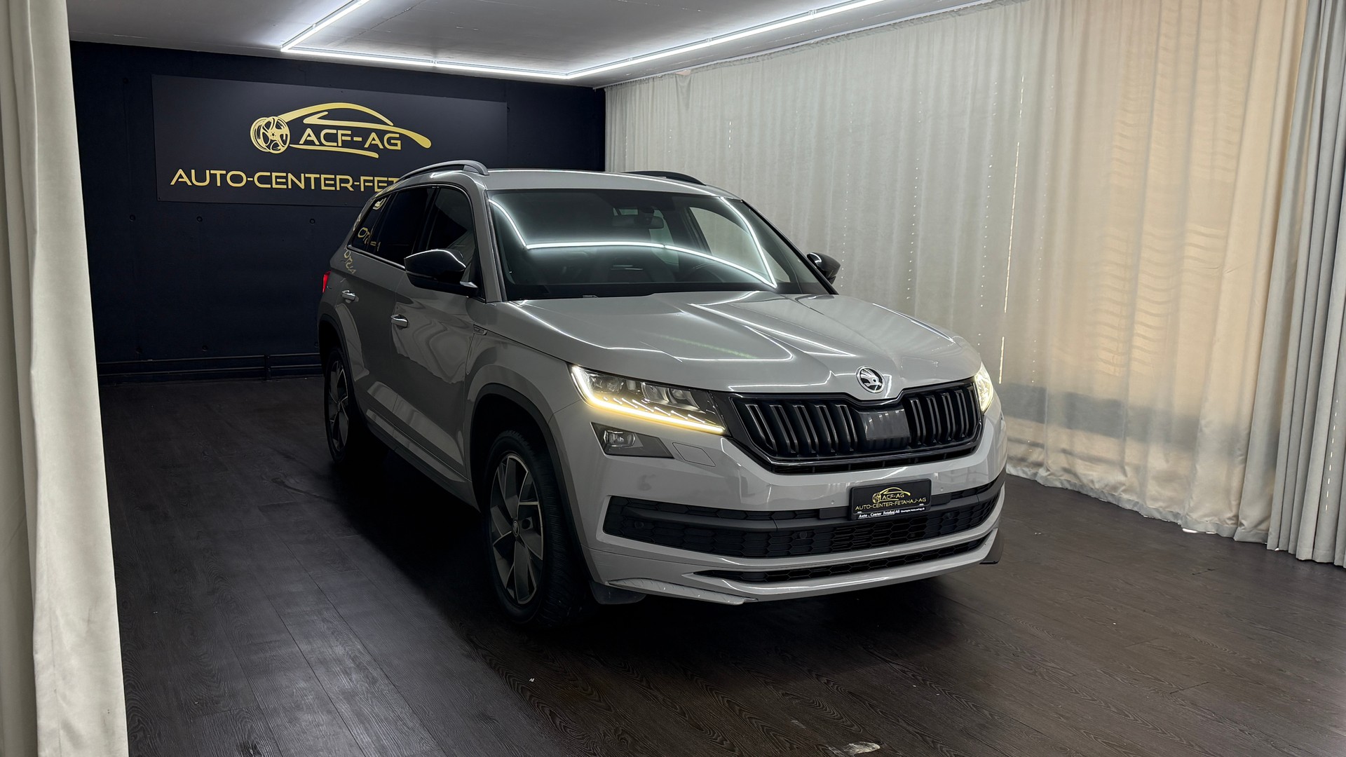 SKODA Kodiaq 2.0 TSI 4x4 Sport Line-showroom-element-2