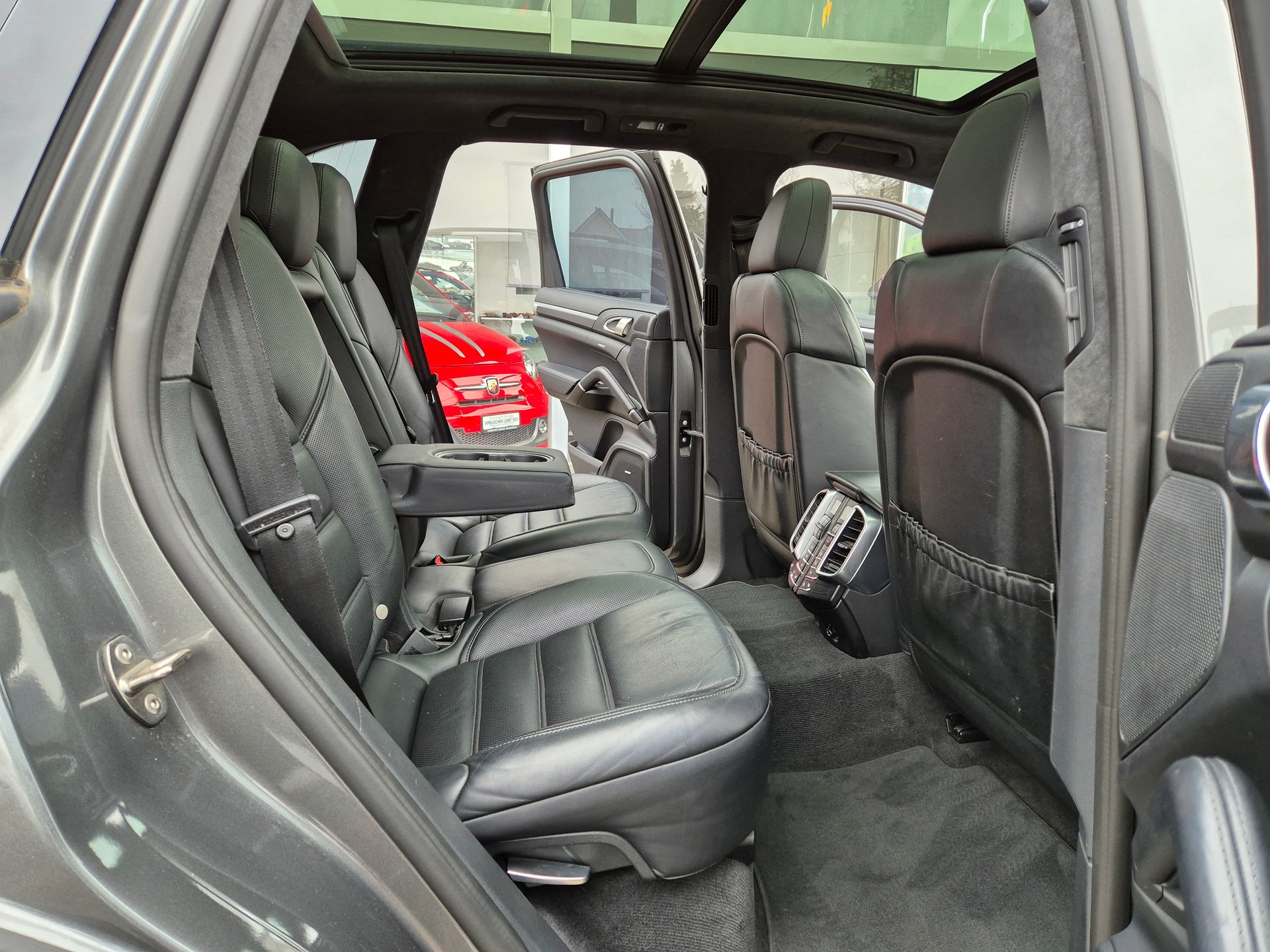 PORSCHE Cayenne Turbo-image-15