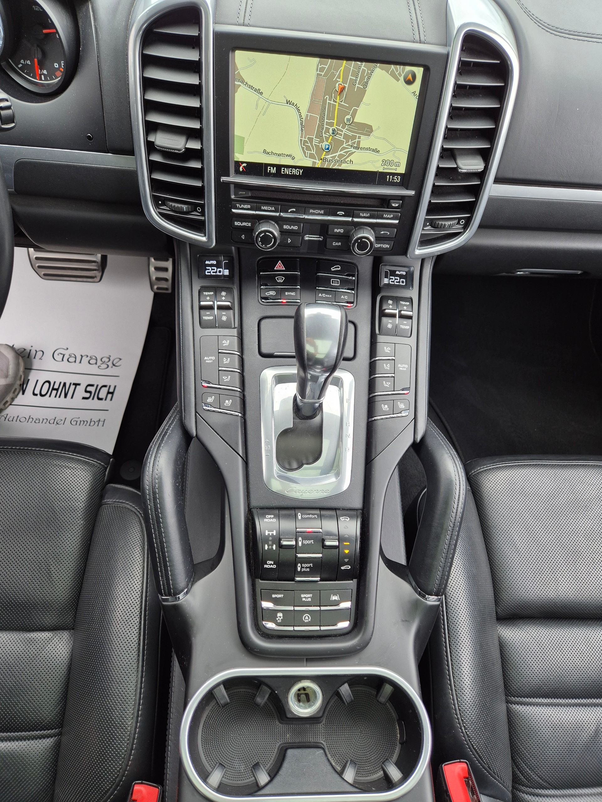 PORSCHE Cayenne Turbo-image-22