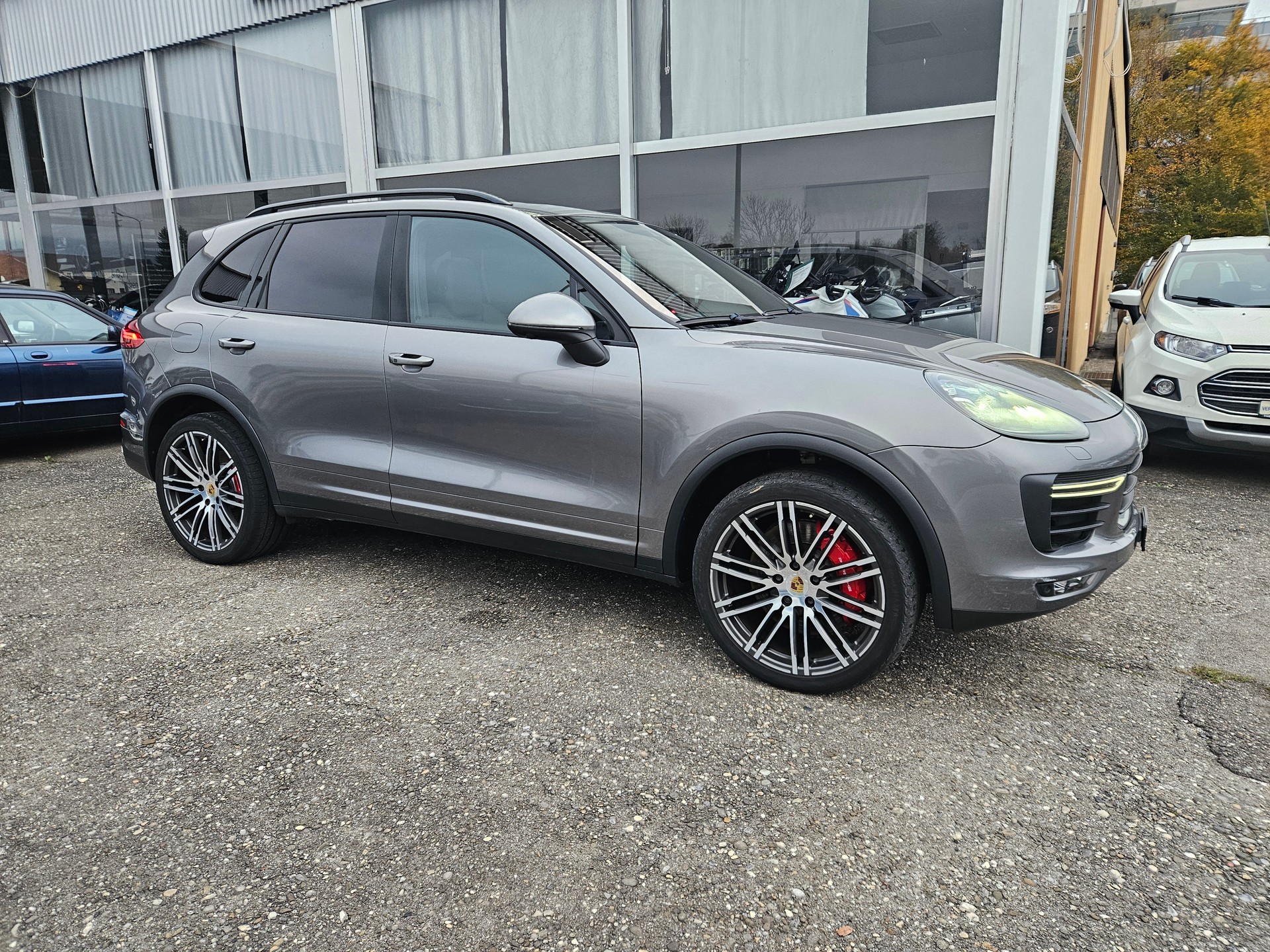 PORSCHE Cayenne Turbo-image-30