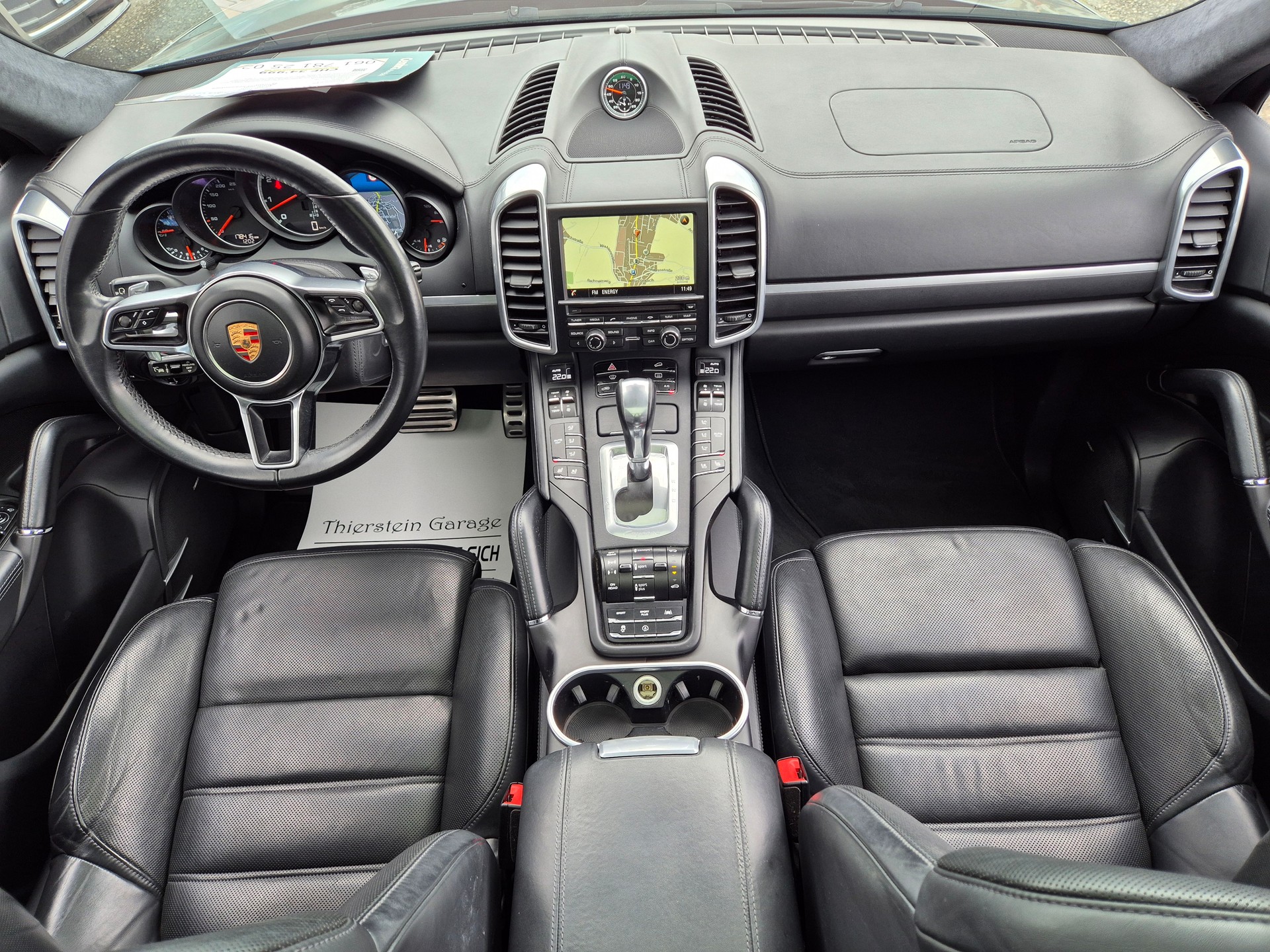 PORSCHE Cayenne Turbo-image-16