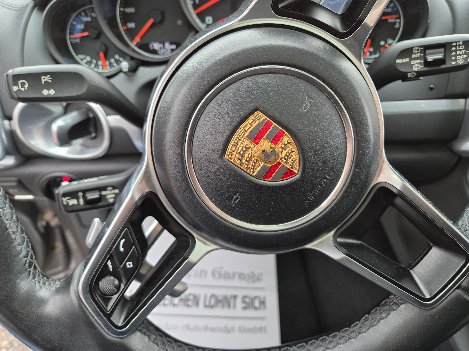 PORSCHE Cayenne Turbo-image-21