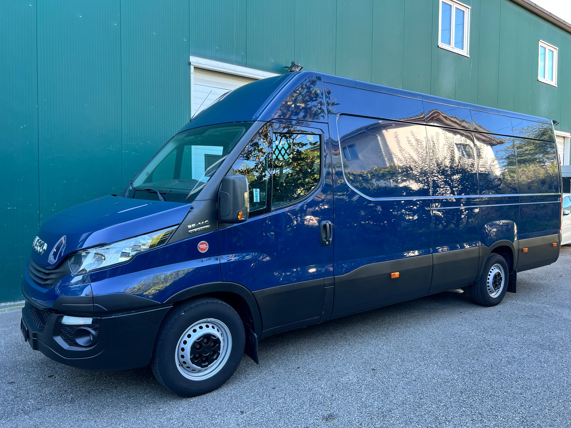 IVECO 33 S 14 A8 V