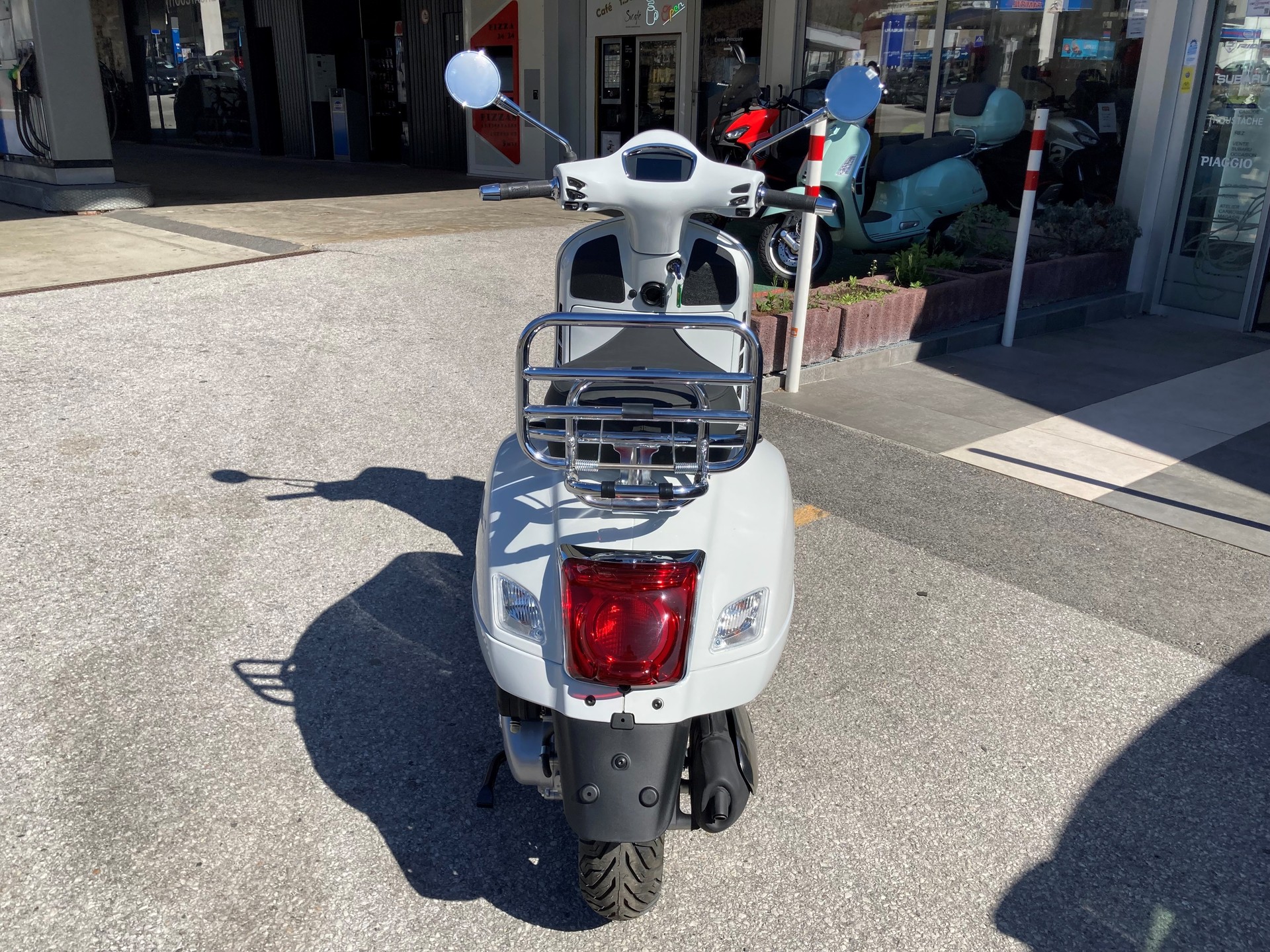PIAGGIO Vespa GTS 125 75th Anniversary ABS-image-3