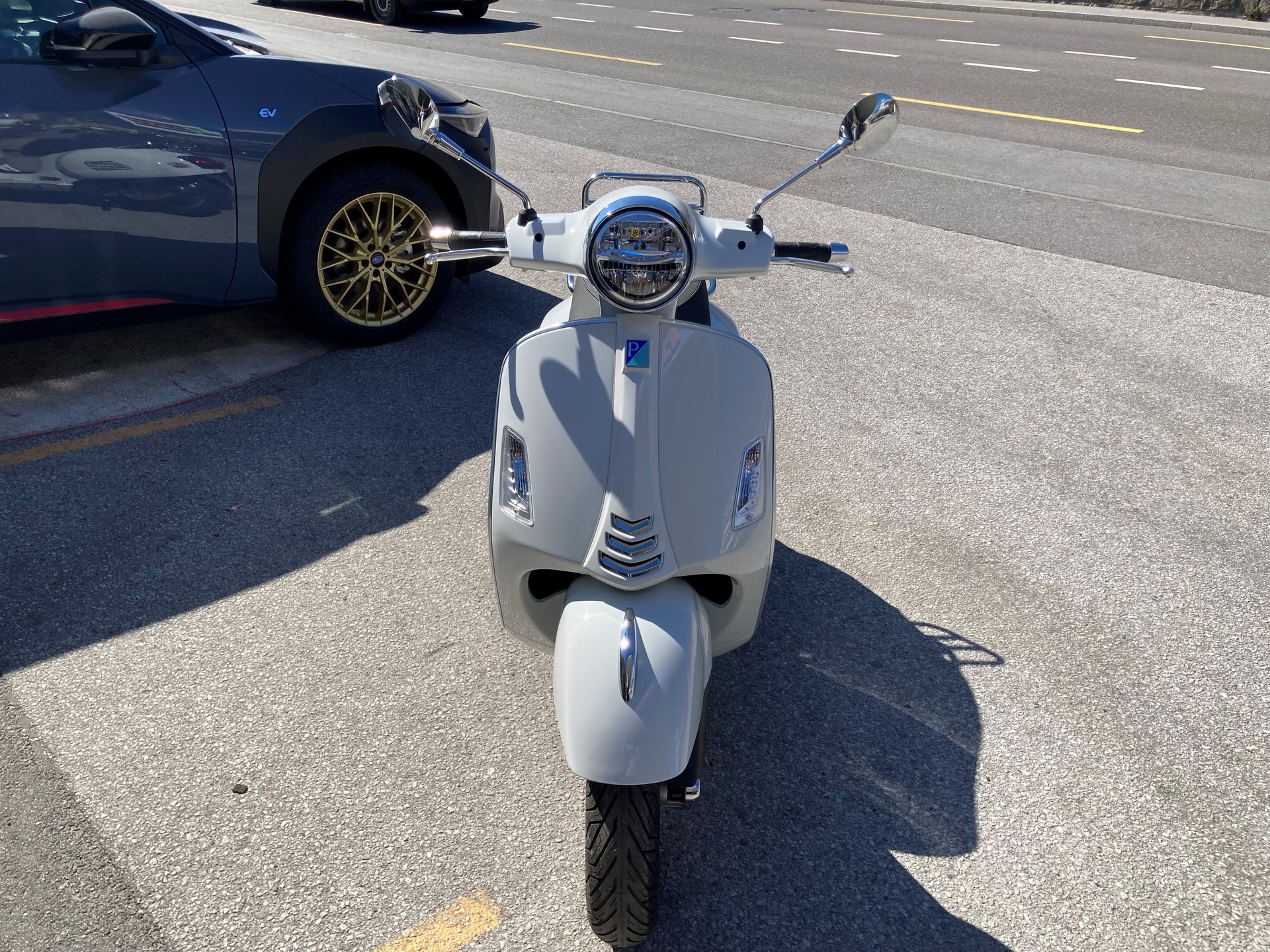 PIAGGIO Vespa GTS 125 75th Anniversary ABS-image-1