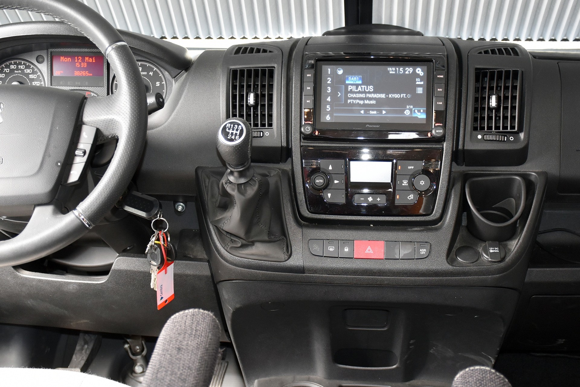 WEINSBERG CARACOMPACT 600 MEG PEPPER EDITION 2,0 HDI PEUGEOT-image-4