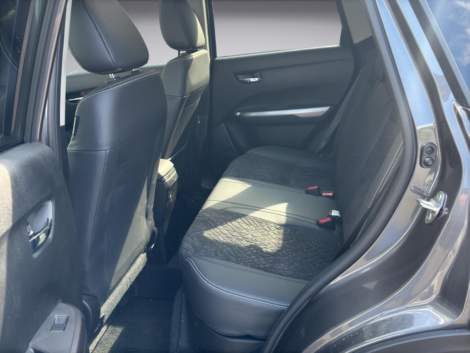 SUZUKI Vitara 1.5 Compact Top Hybrid 4x4-image-14