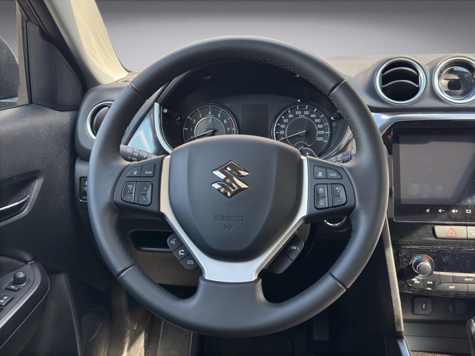 SUZUKI Vitara 1.5 Compact Top Hybrid 4x4-image-12
