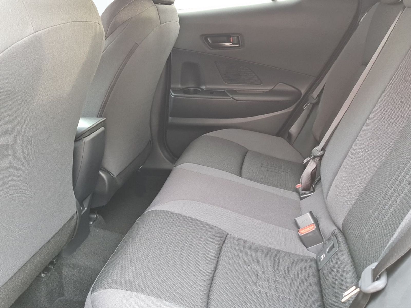 TOYOTA C-HR 2.0 HSD CVT Trend 4WD-image-8