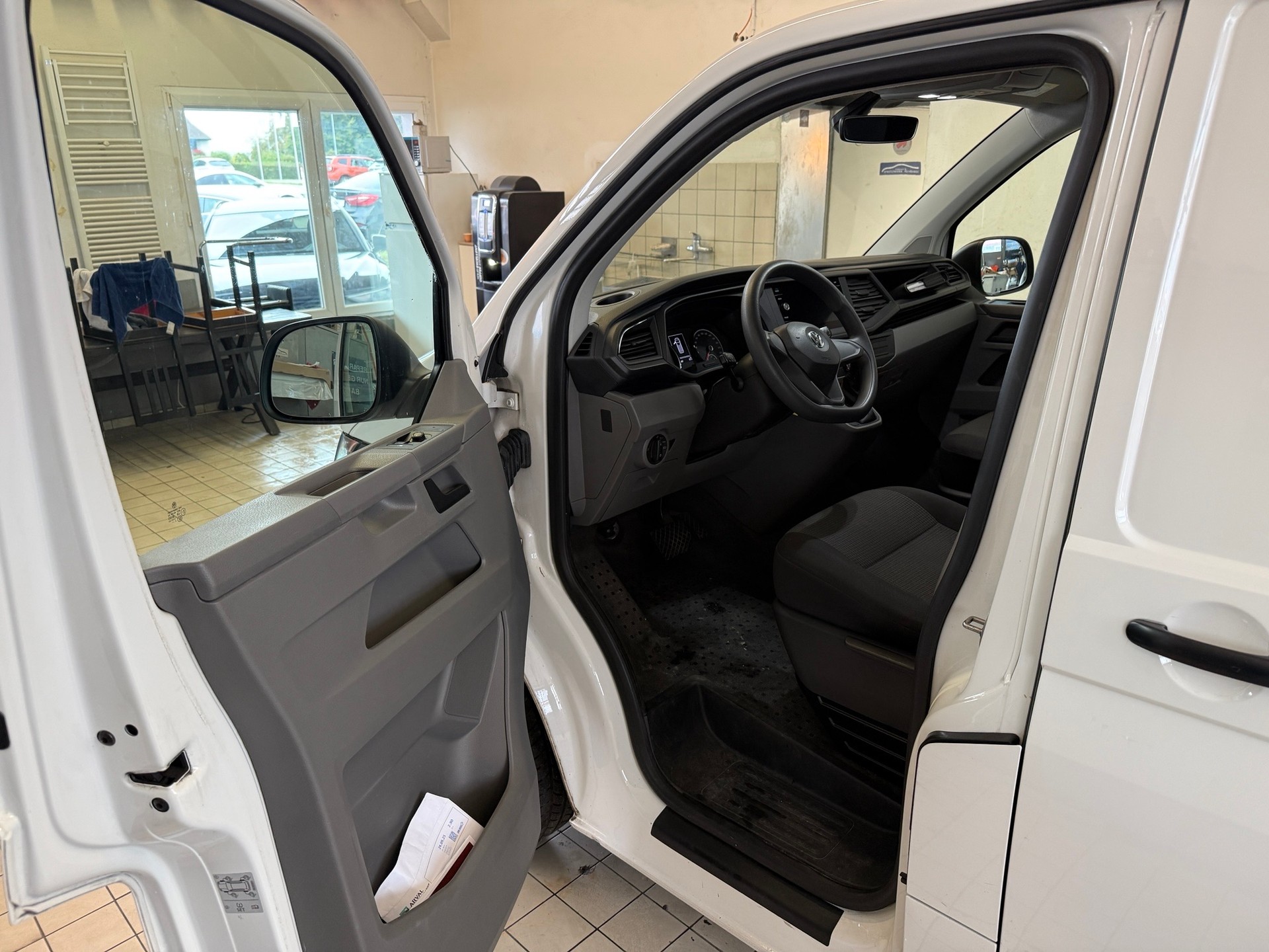 VW T6.1 2.0 TDI DSG-image-7