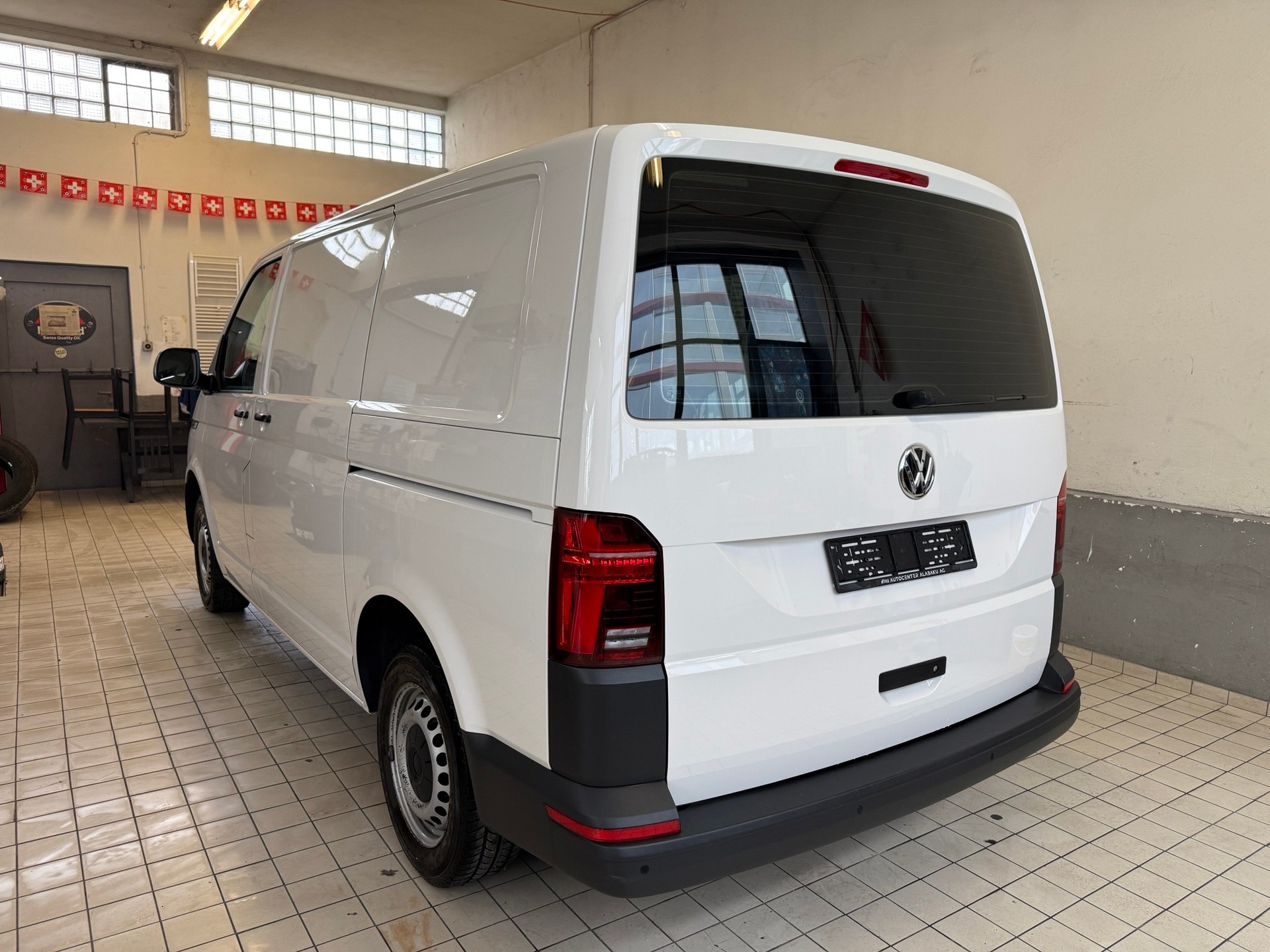 VW T6.1 2.0 TDI DSG-image-4