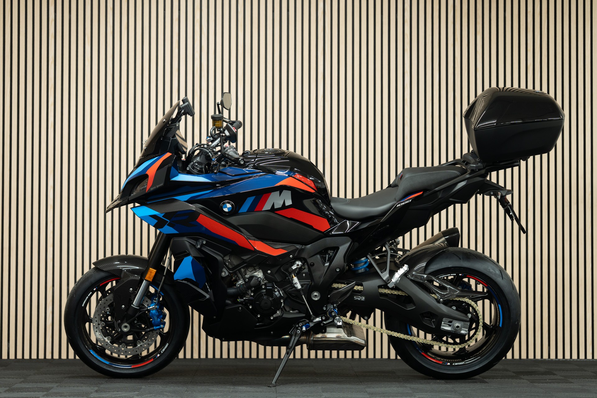 BMW M 1000 XR mit BMW Topcase-image-1
