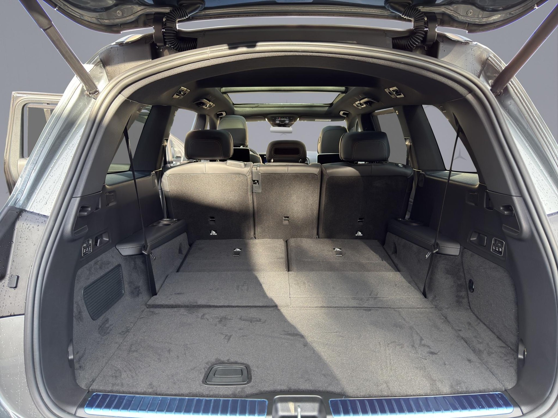 MERCEDES-BENZ GLS 450 d AMG Line 4matic-image-17