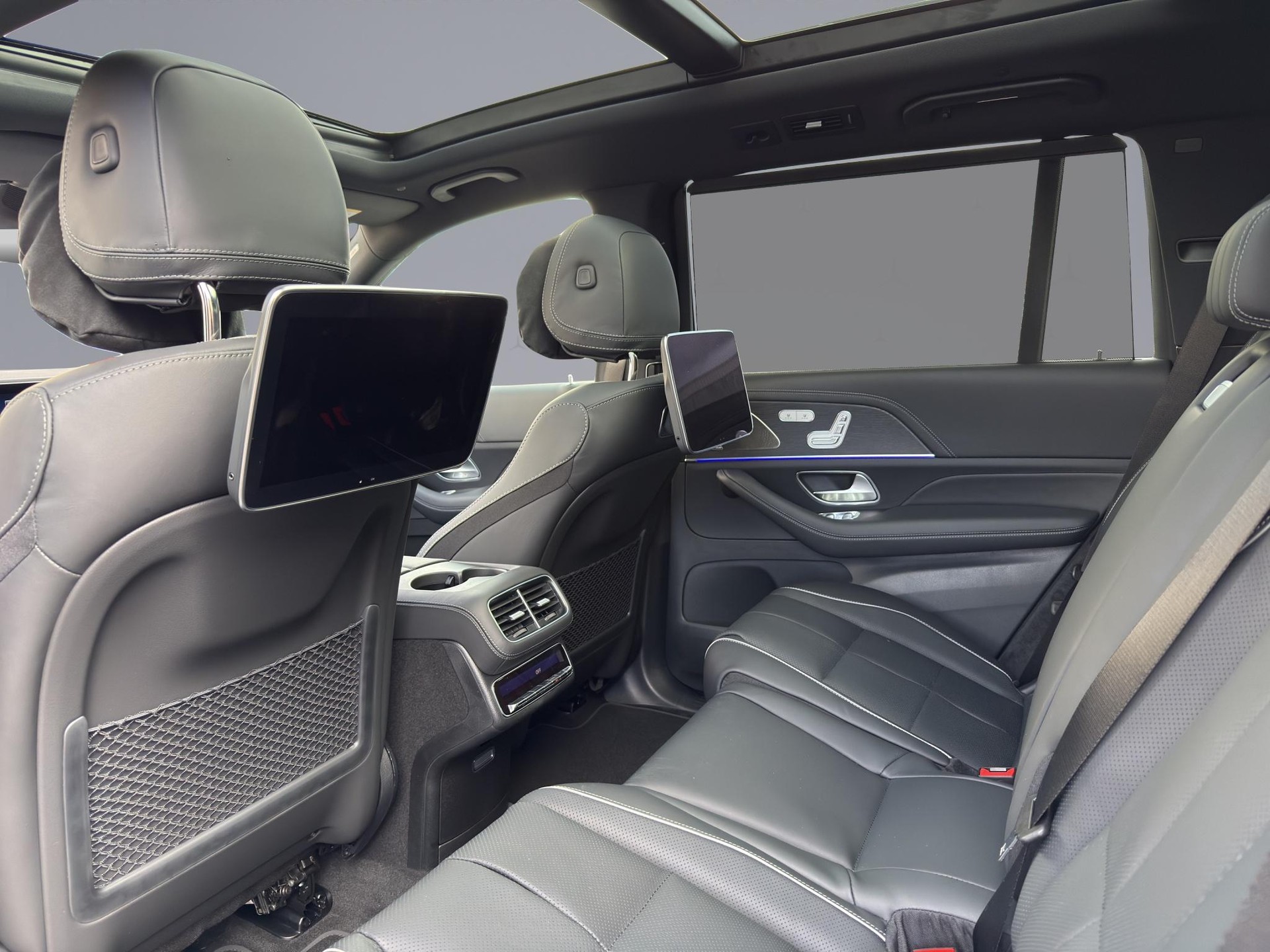 MERCEDES-BENZ GLS 450 d AMG Line 4matic-image-15