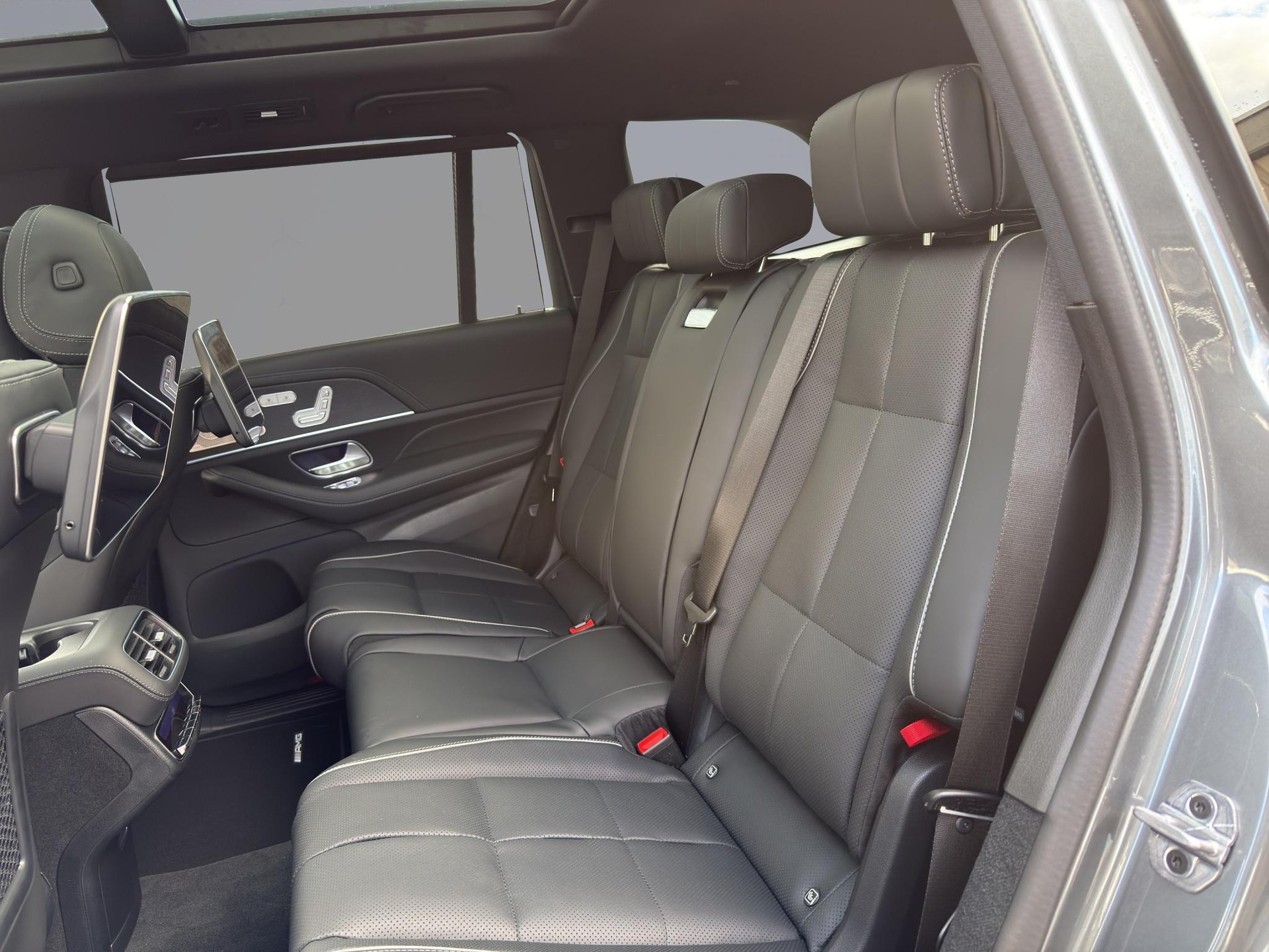 MERCEDES-BENZ GLS 450 d AMG Line 4matic-image-11