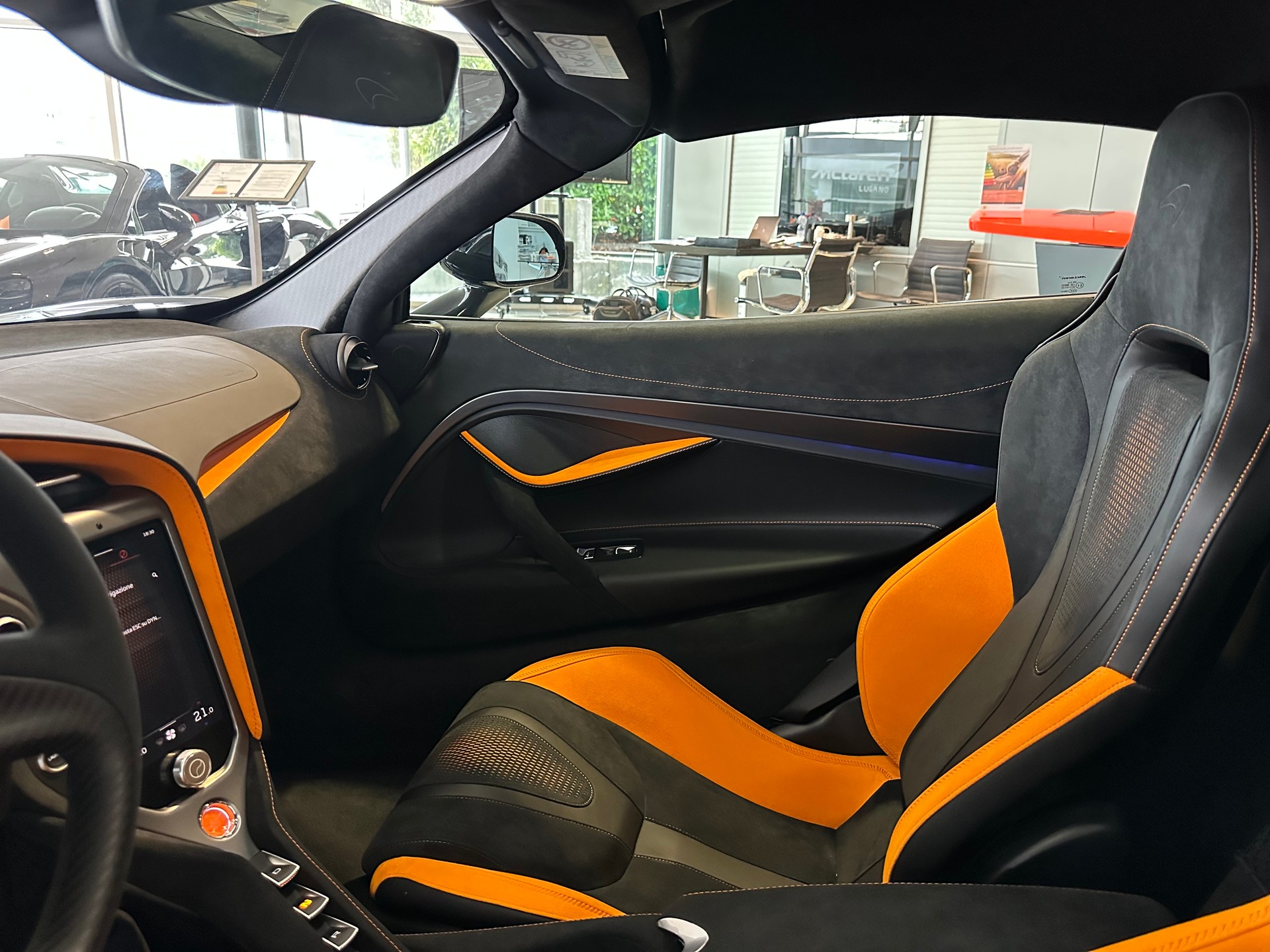 McLAREN 750s MY2026-image-1