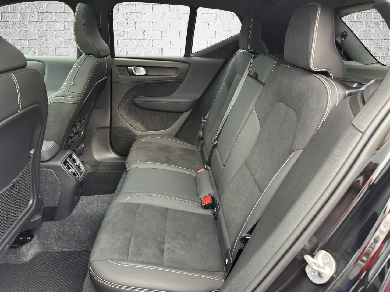 VOLVO EX40 Twin Ultra AWD-image-9