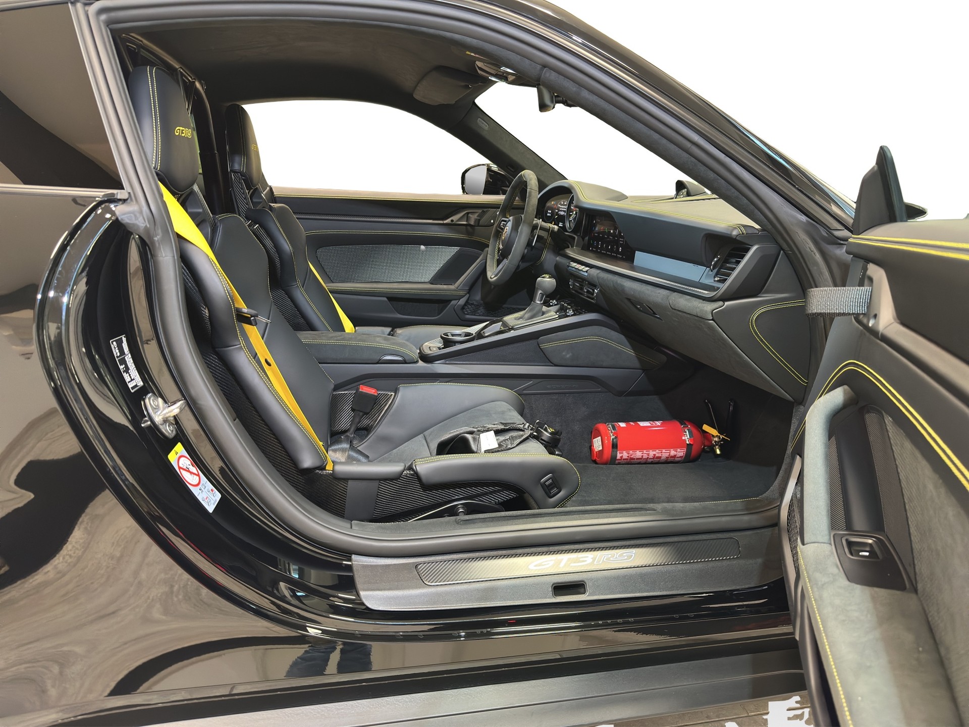 PORSCHE 911 GT3 RS-image-6