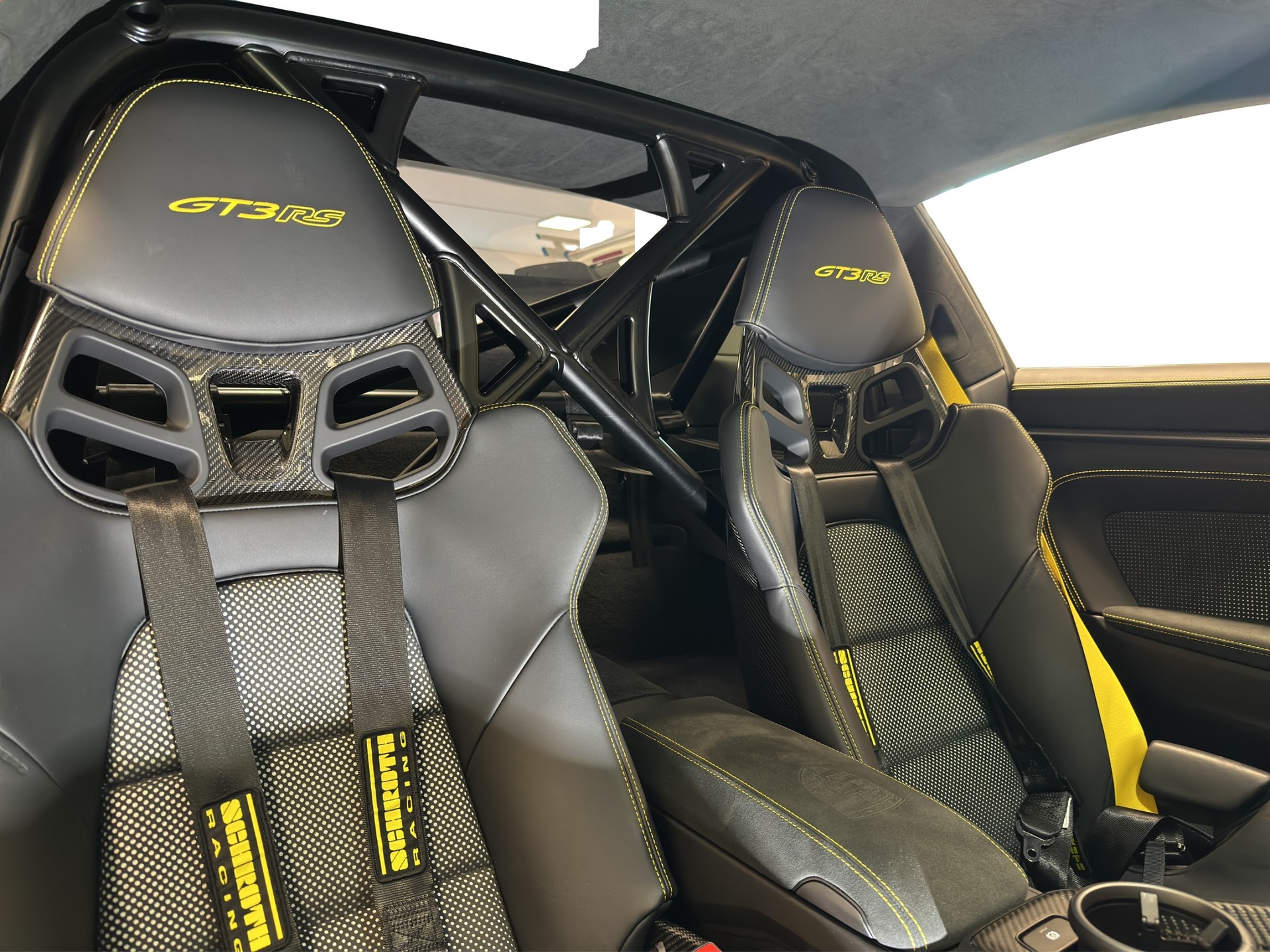PORSCHE 911 GT3 RS-image-8