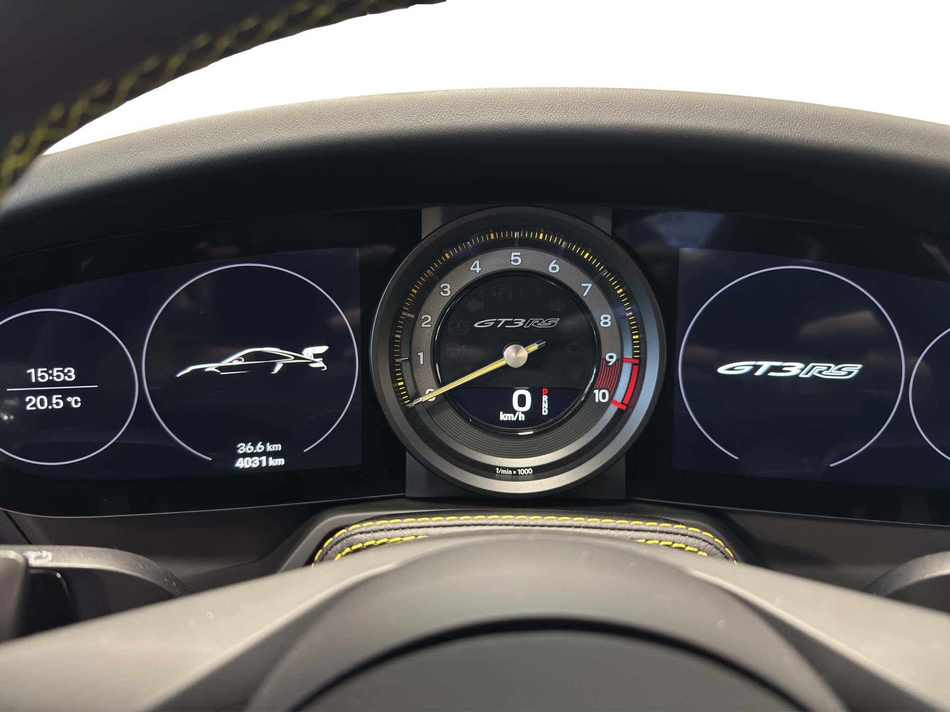 PORSCHE 911 GT3 RS-image-17