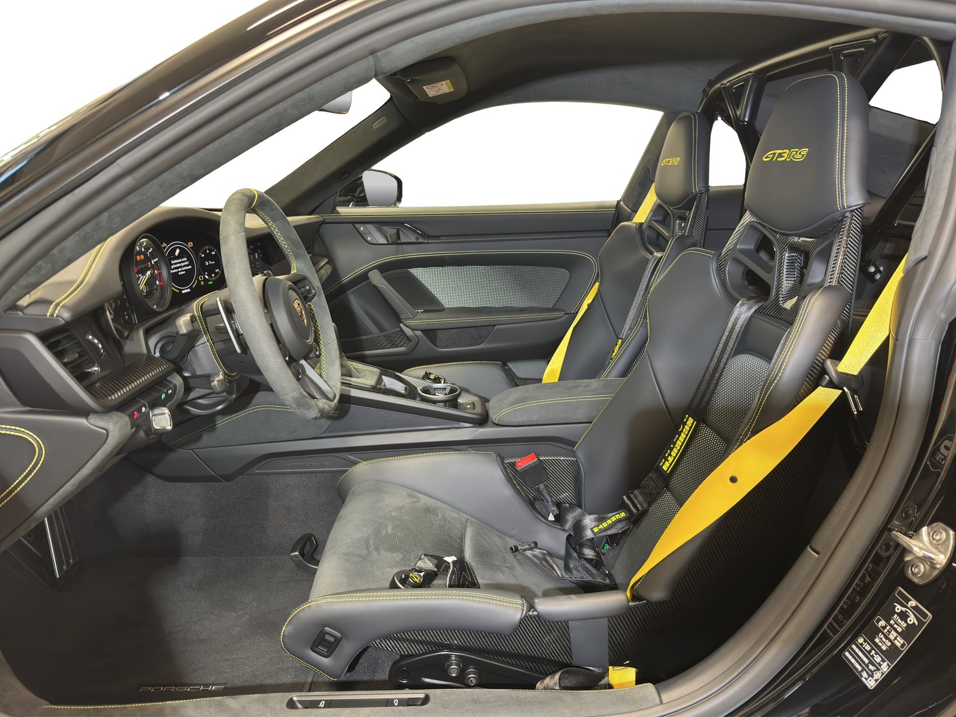 PORSCHE 911 GT3 RS-image-14