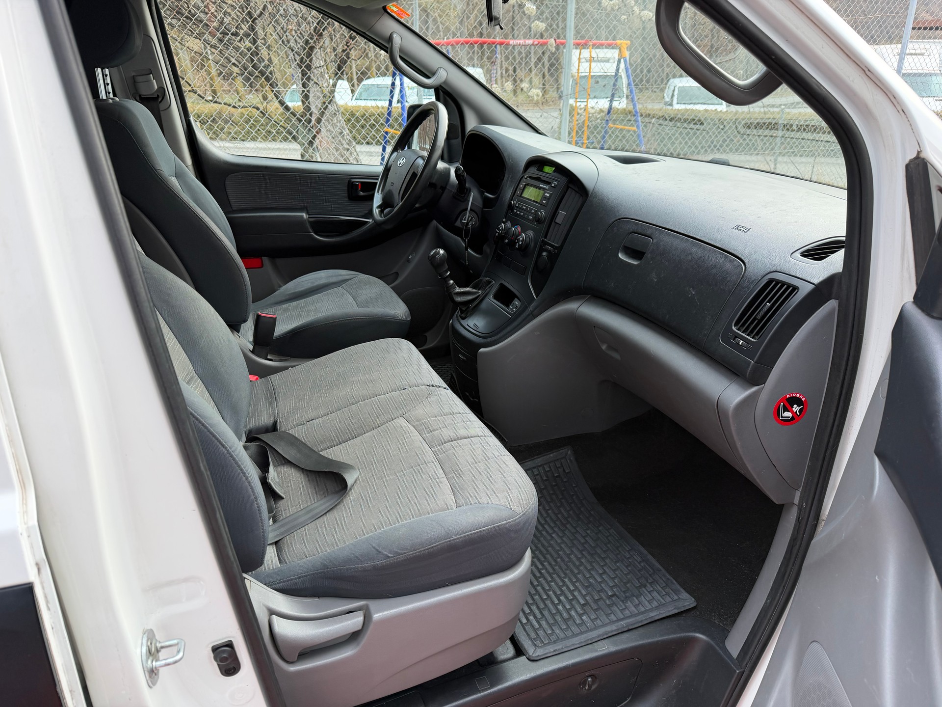 HYUNDAI H-1 Cargo 2.5 CRDi LP 6-Türen / Portes / Porte-image-9
