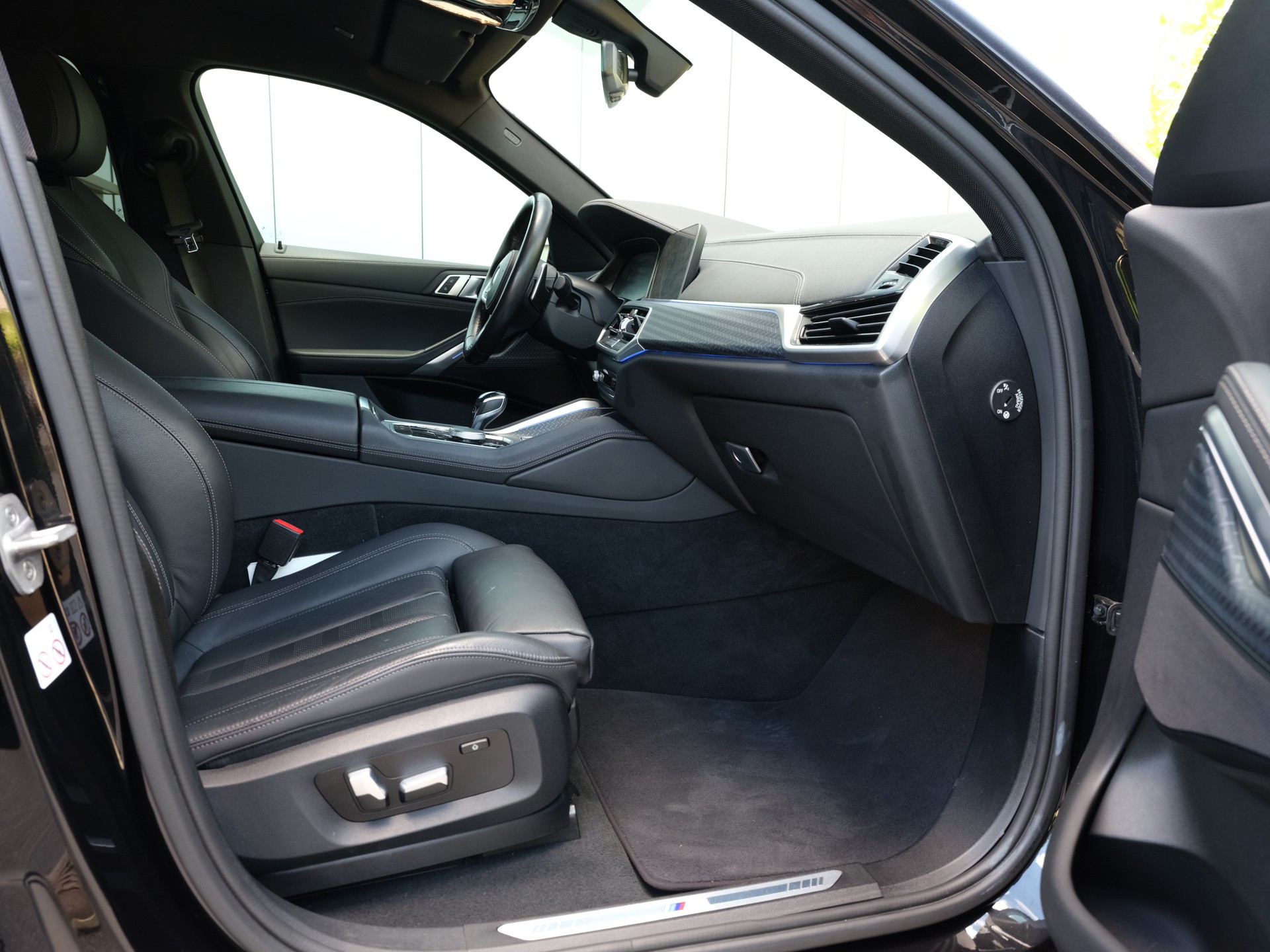 BMW X6 xDrive 48V 40d Steptronic M Sport-image-24