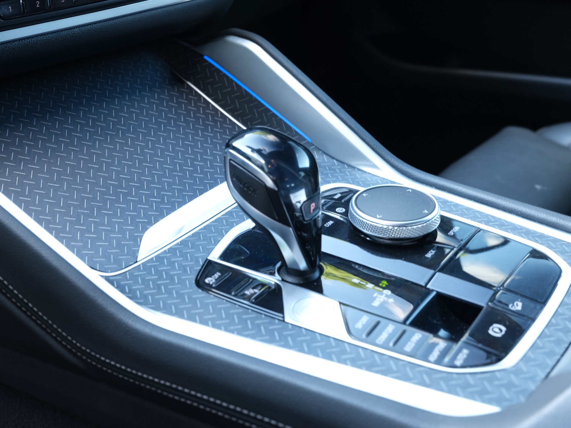 BMW X6 xDrive 48V 40d Steptronic M Sport-image-15