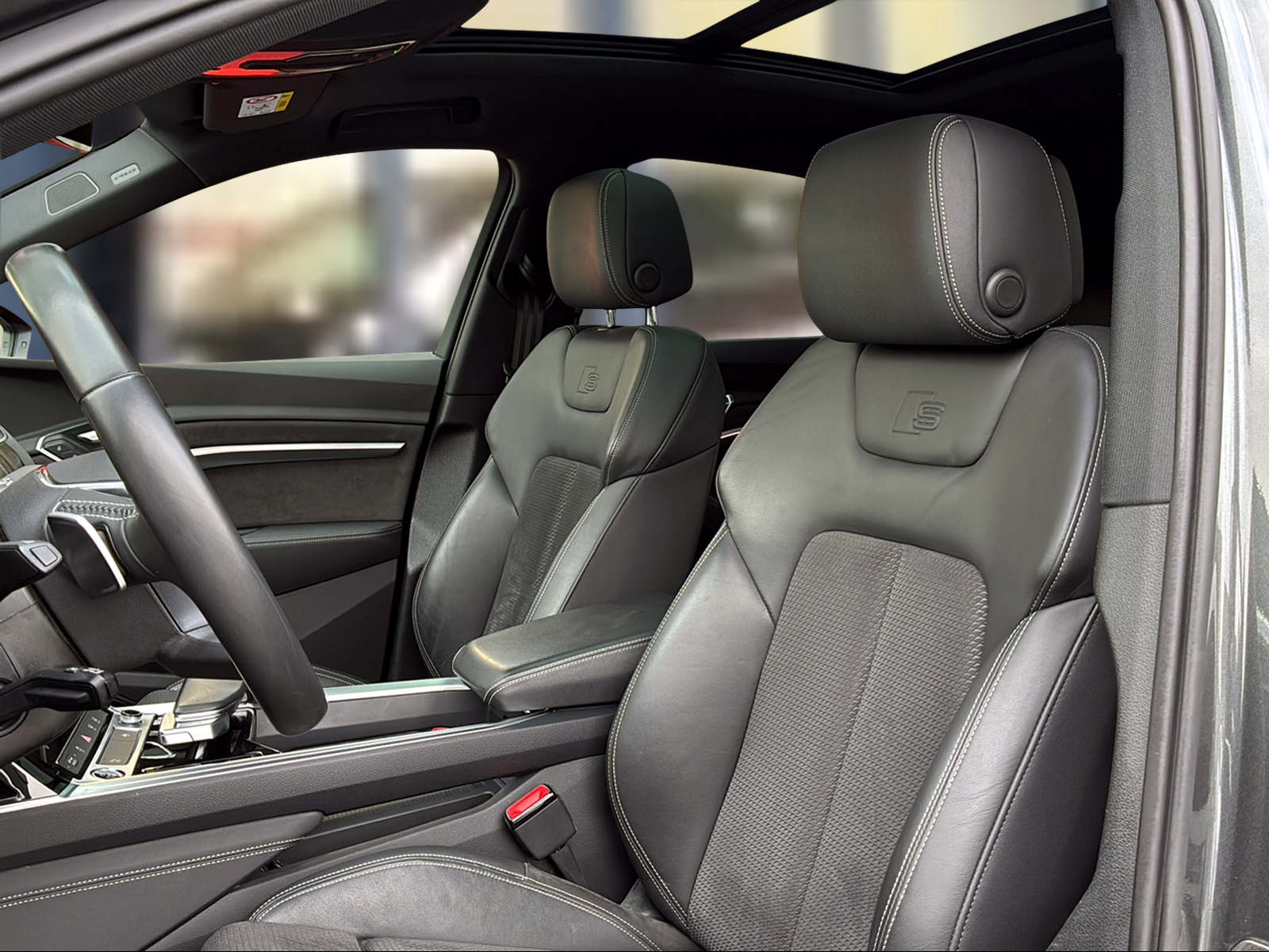 AUDI e-tron 55 Sportback S Line quattro Daytonagrau Perleffekt-image-8