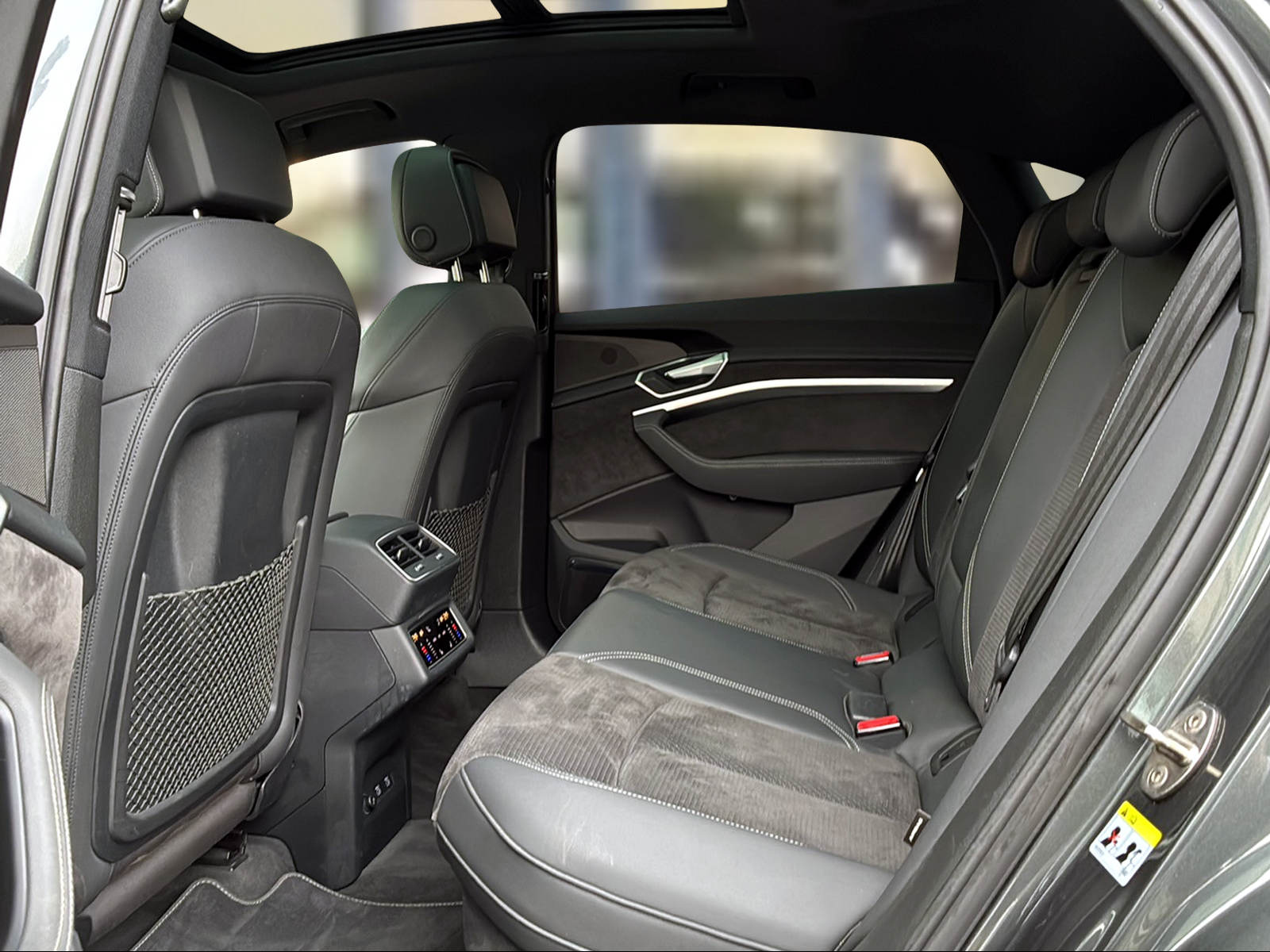 AUDI e-tron 55 Sportback S Line quattro Daytonagrau Perleffekt-image-10