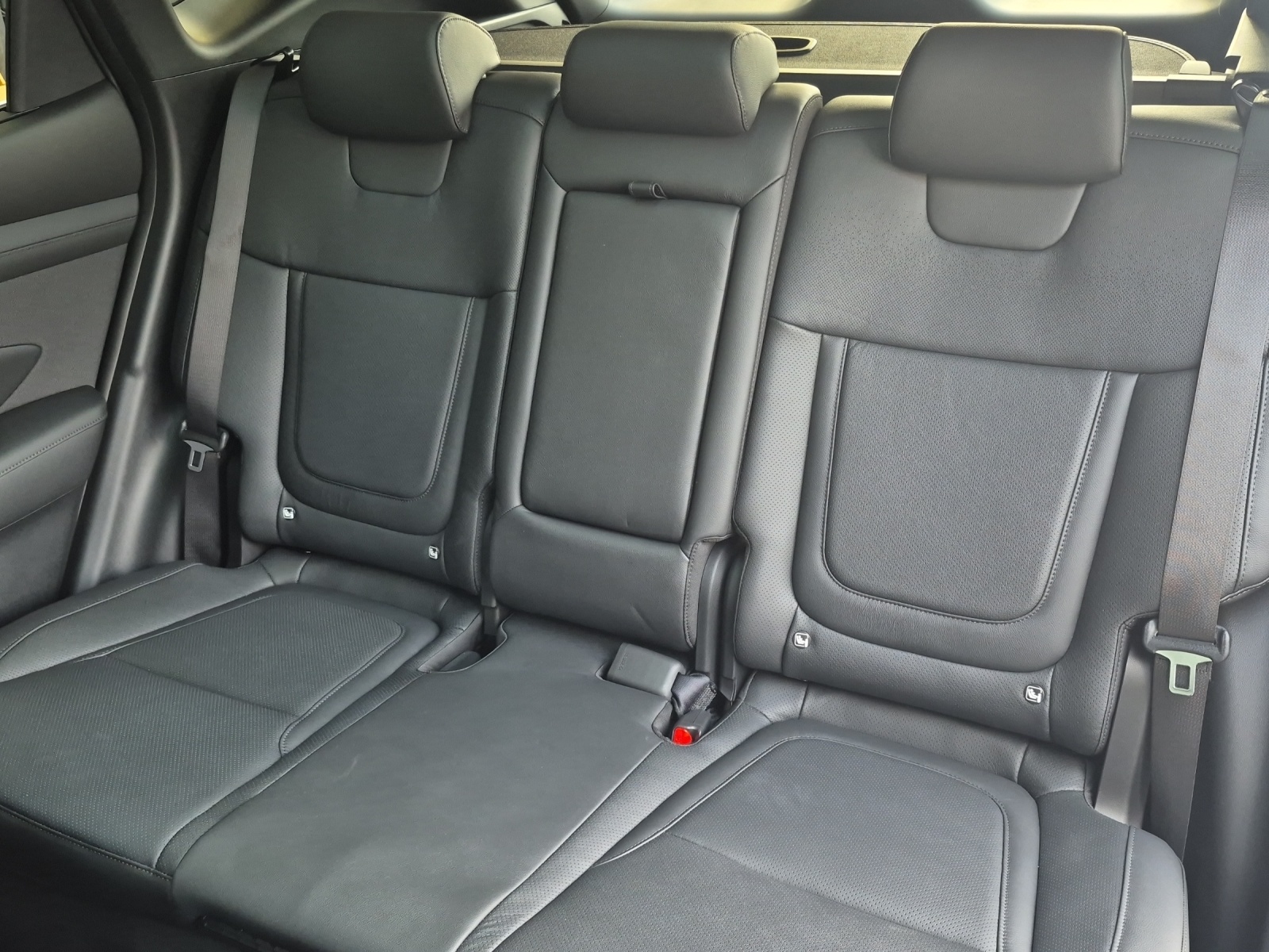 HYUNDAI Tucson 1.6 T-GDi HEV Vertex Swiss Edition 4WD-image-6