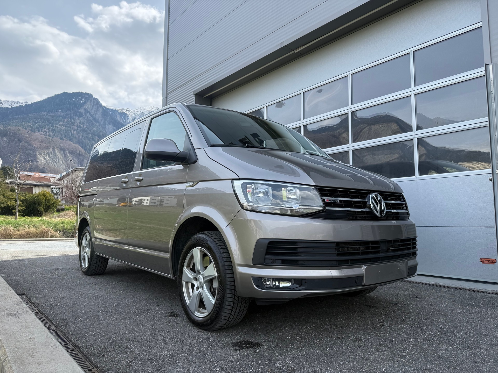 VW T6 Caravelle 2.0 Bi-TDI Comfortline Lib. 4Mot. DSG - 2'500kg AHK