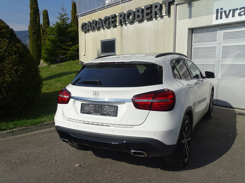MERCEDES-BENZ Classe GLA X156 GLA 200d Swiss-showroom-element-2